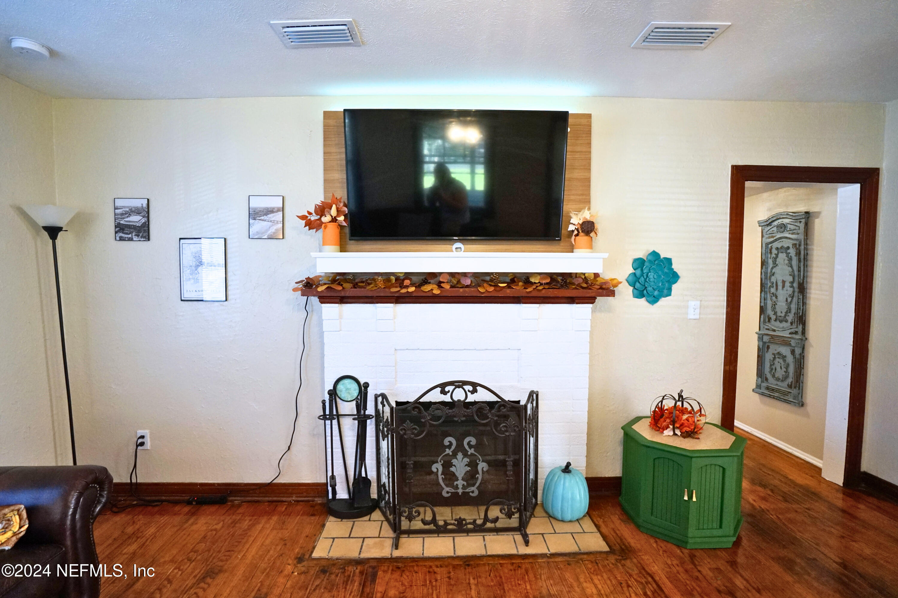 432 W 46TH Street