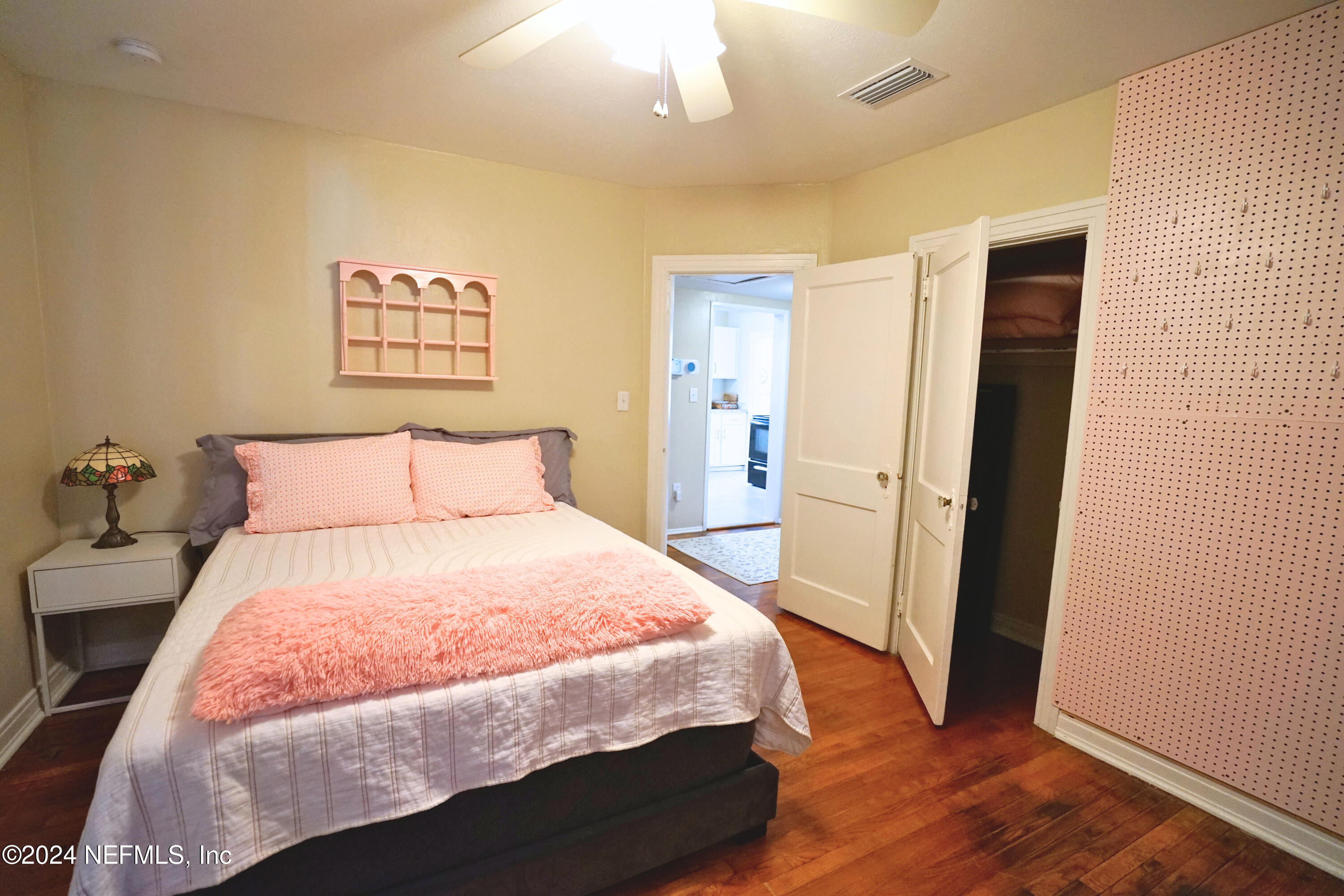432 W 46TH Street