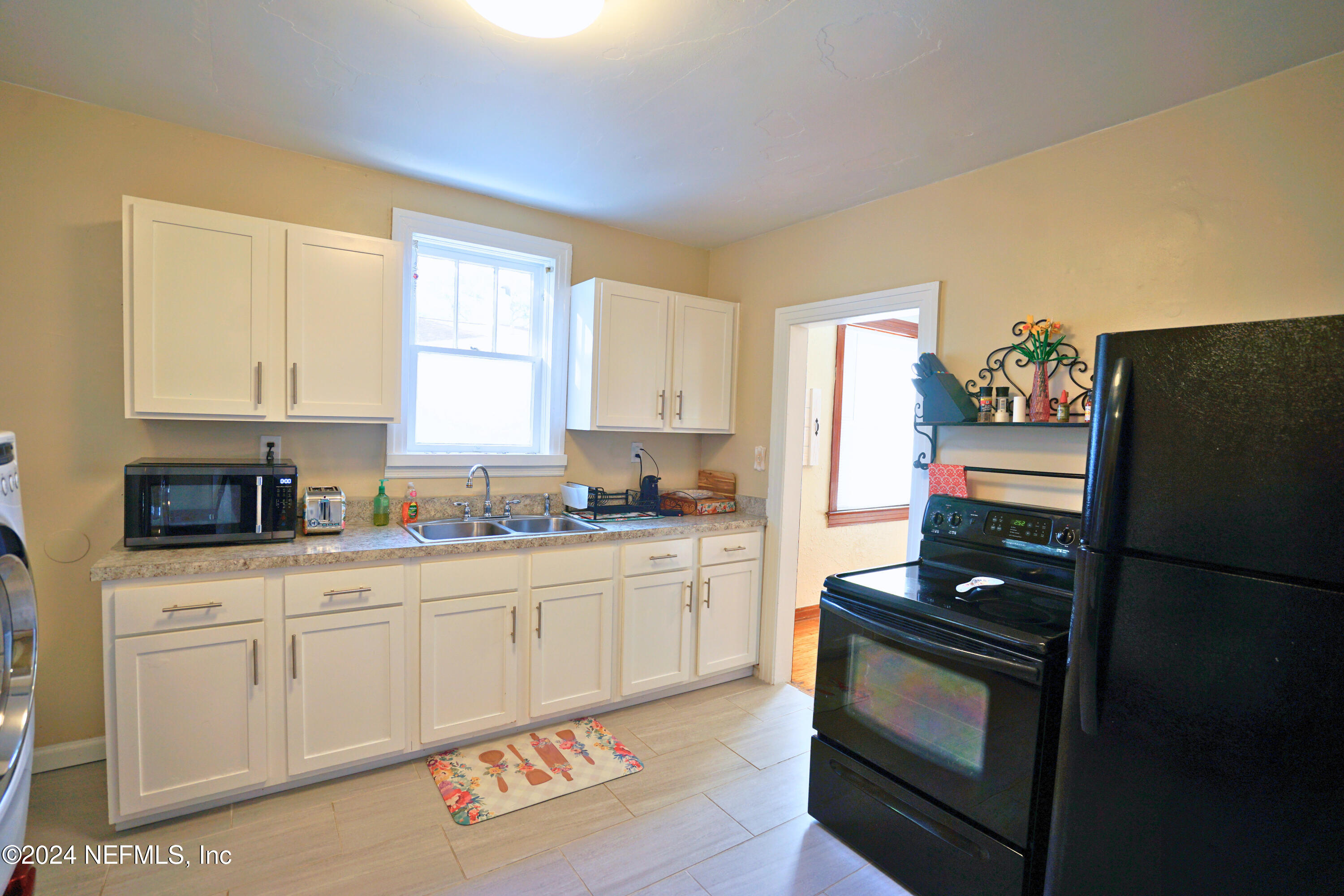 432 W 46TH Street