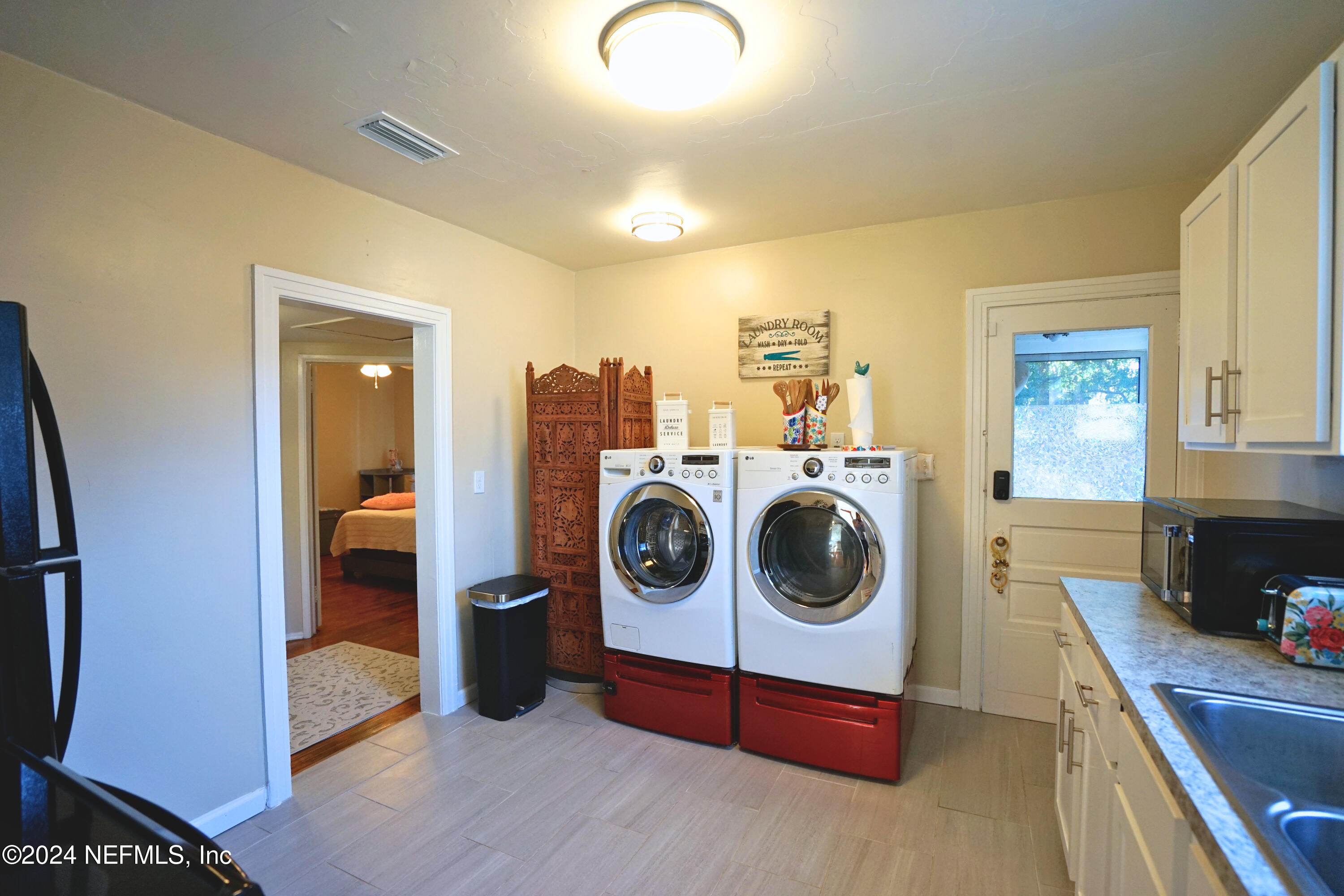 432 W 46TH Street