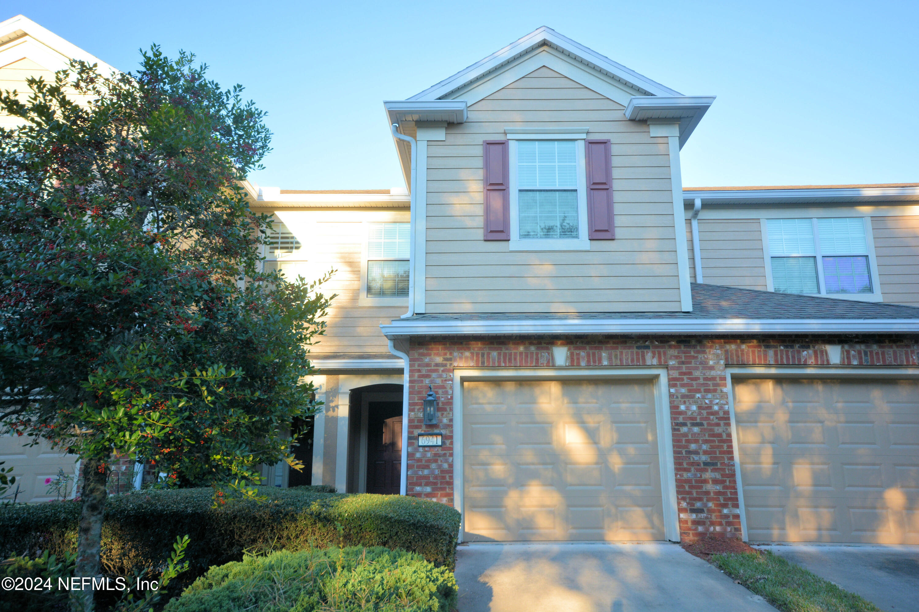 6941 WOODY VINE Drive