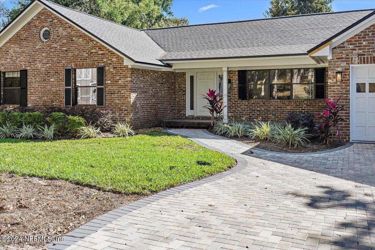 3065 DOCTORS LAKE Drive