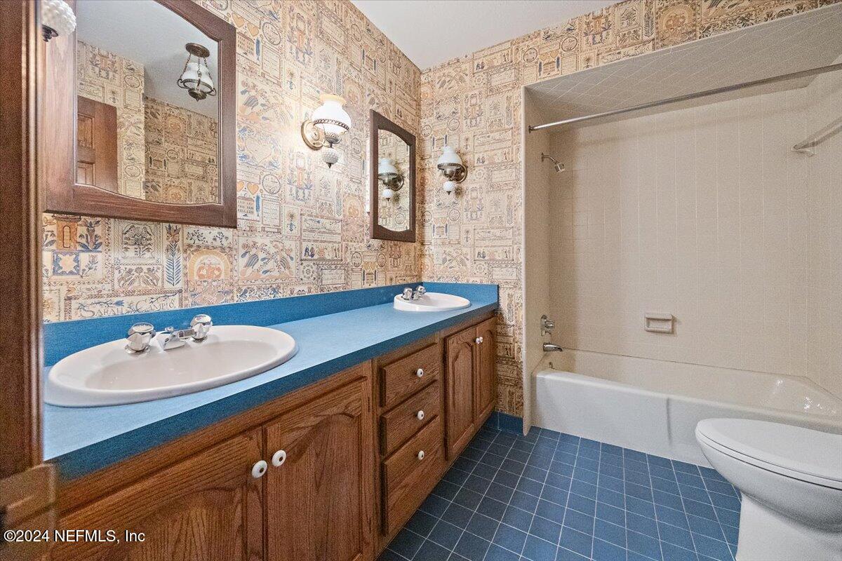3065 DOCTORS LAKE Drive