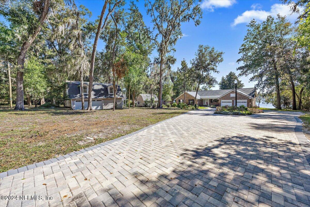 3065 DOCTORS LAKE Drive