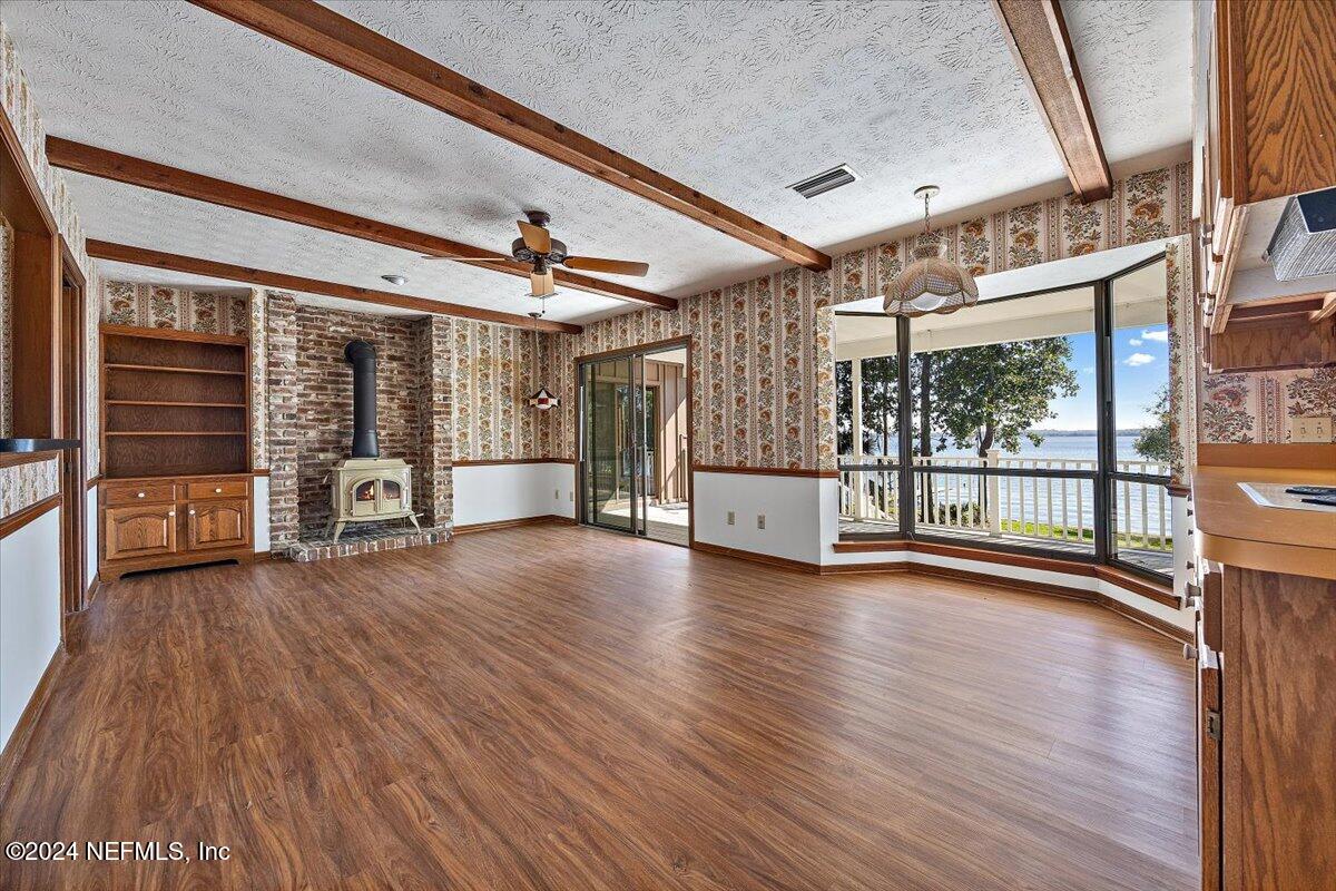 3065 DOCTORS LAKE Drive