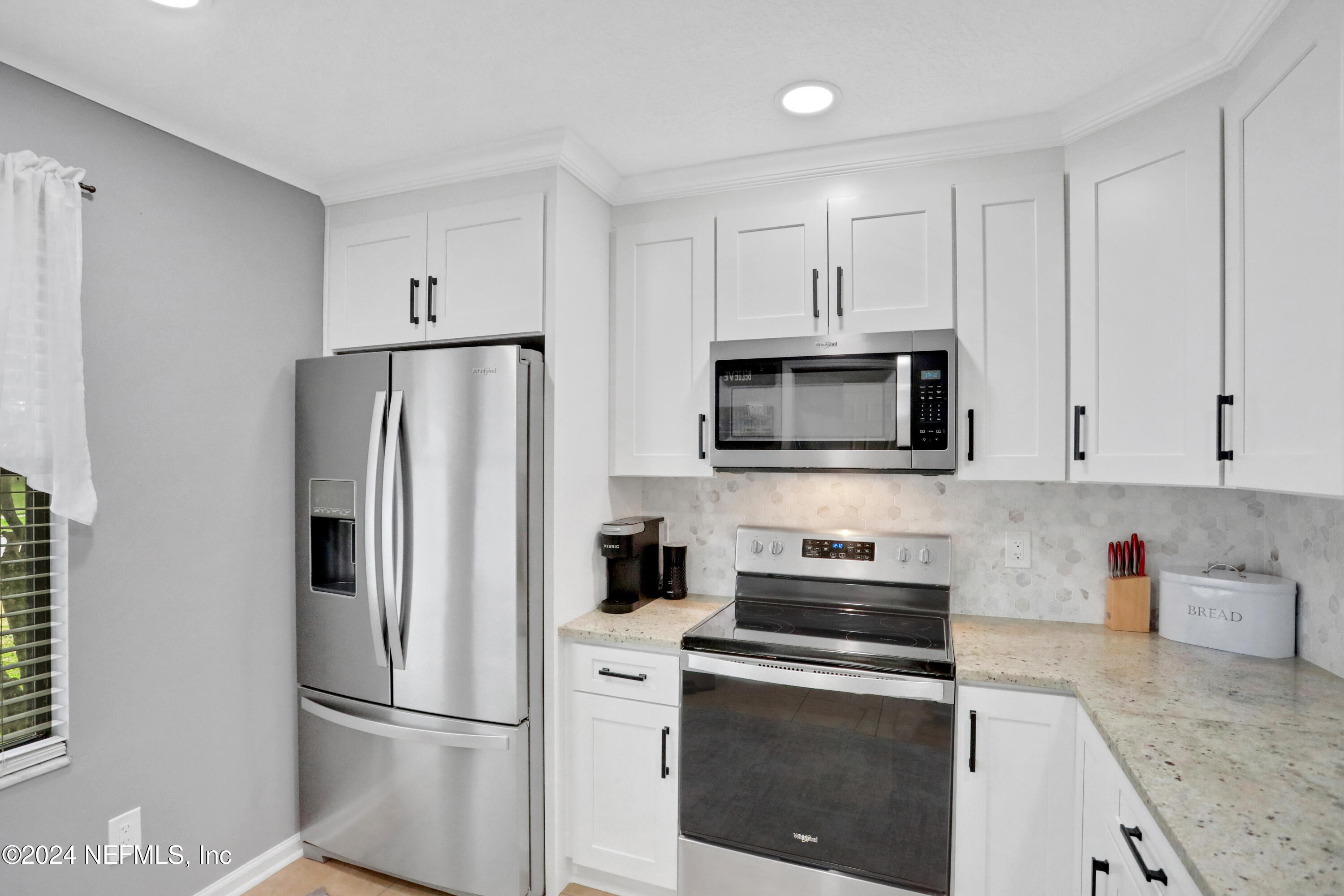 837 ARIES Road W