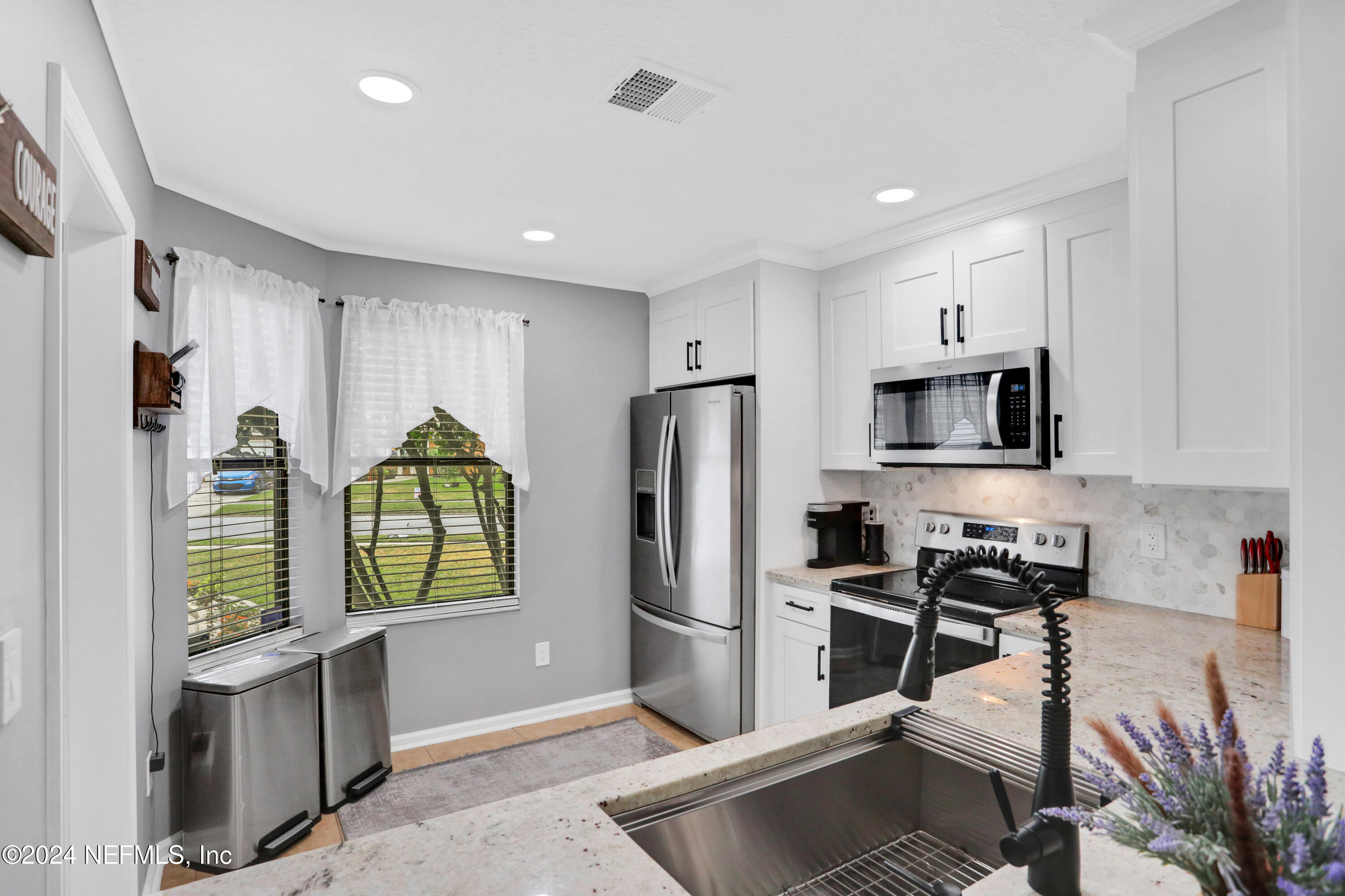 837 ARIES Road W