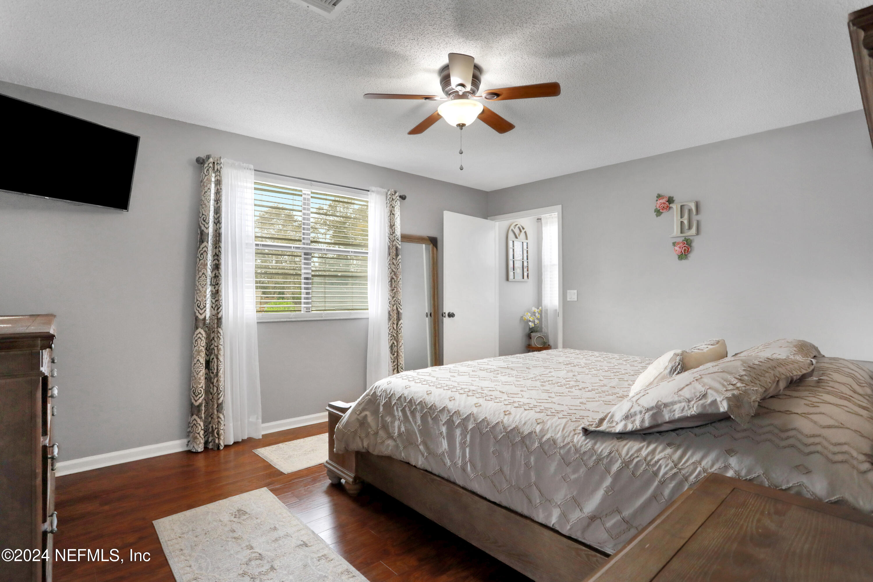 837 ARIES Road W
