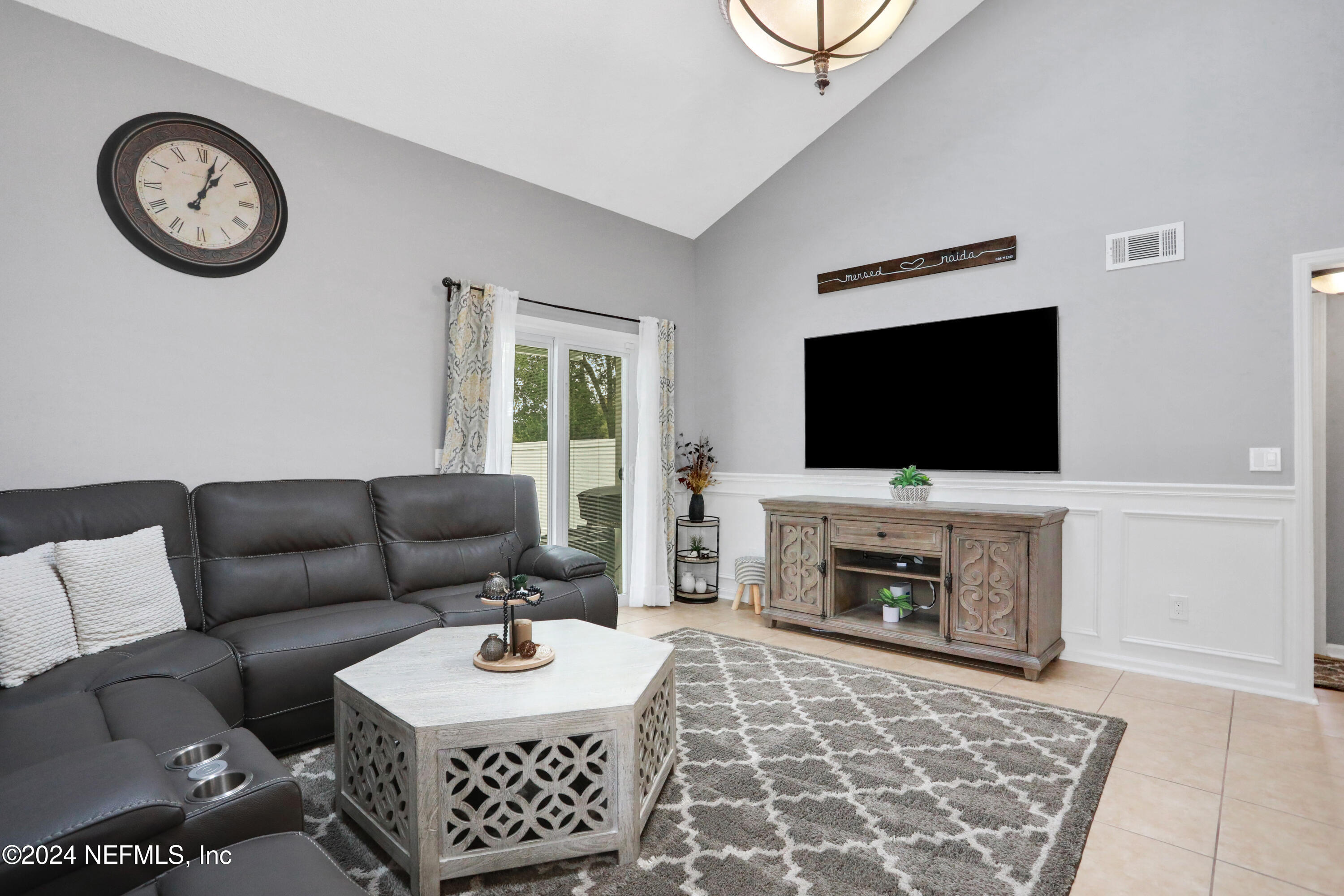 837 ARIES Road W