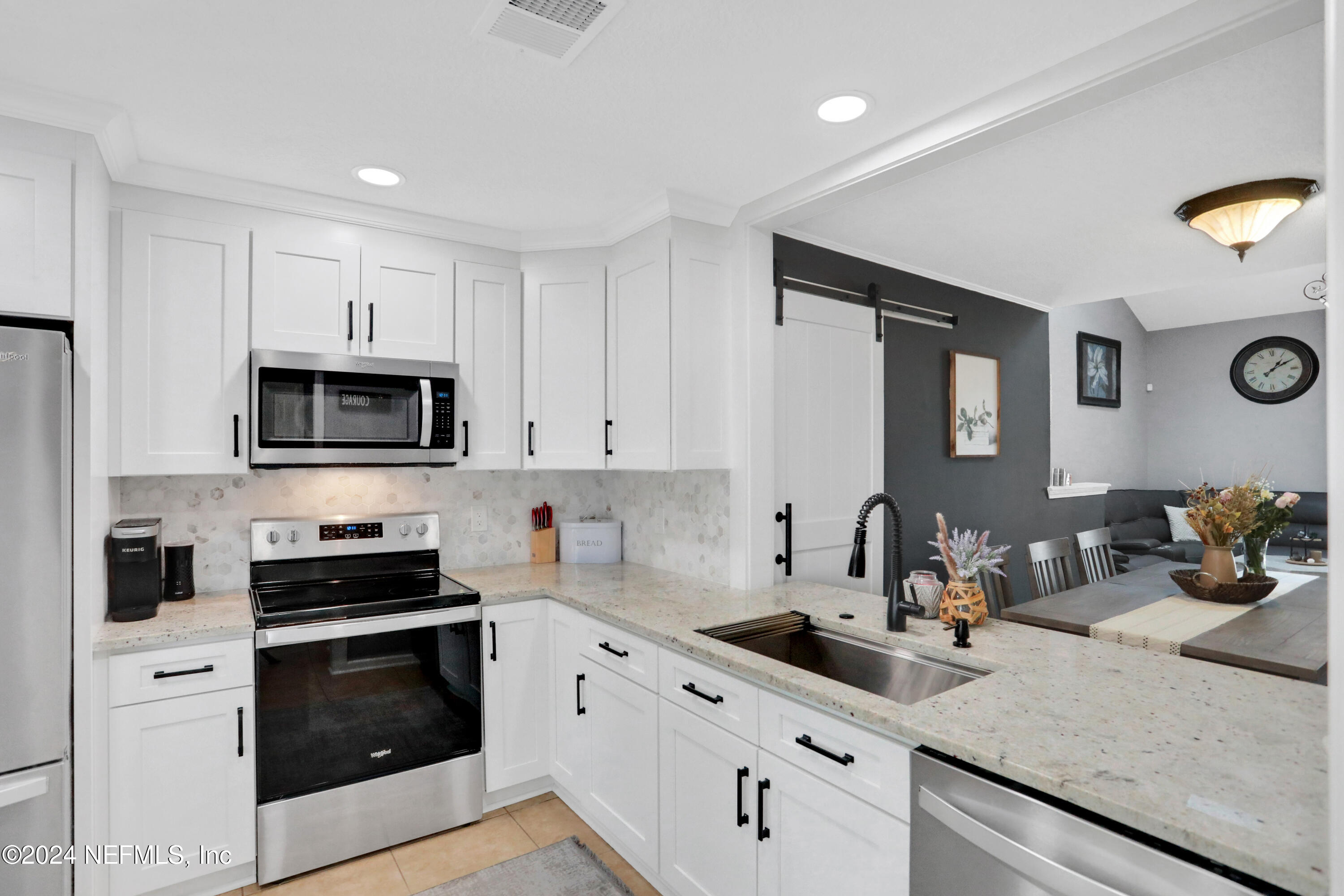 837 ARIES Road W