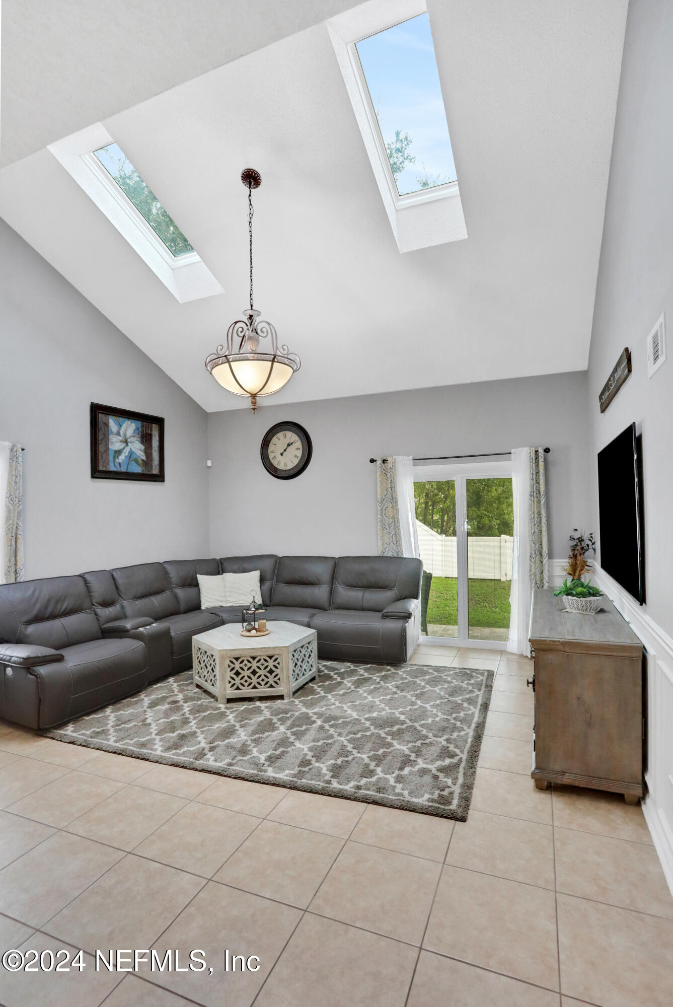 837 ARIES Road W