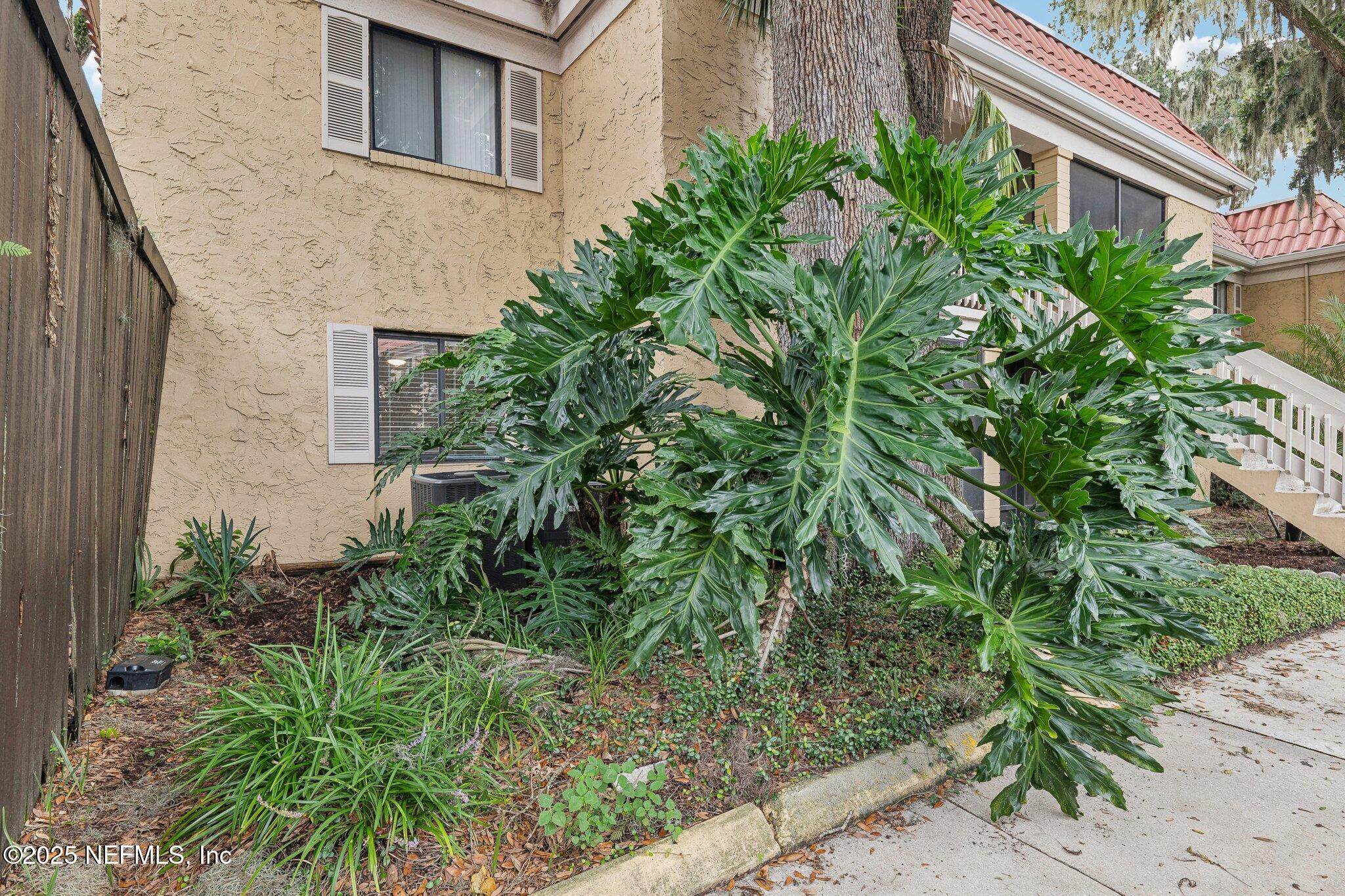 5811 ATLANTIC Boulevard 19
