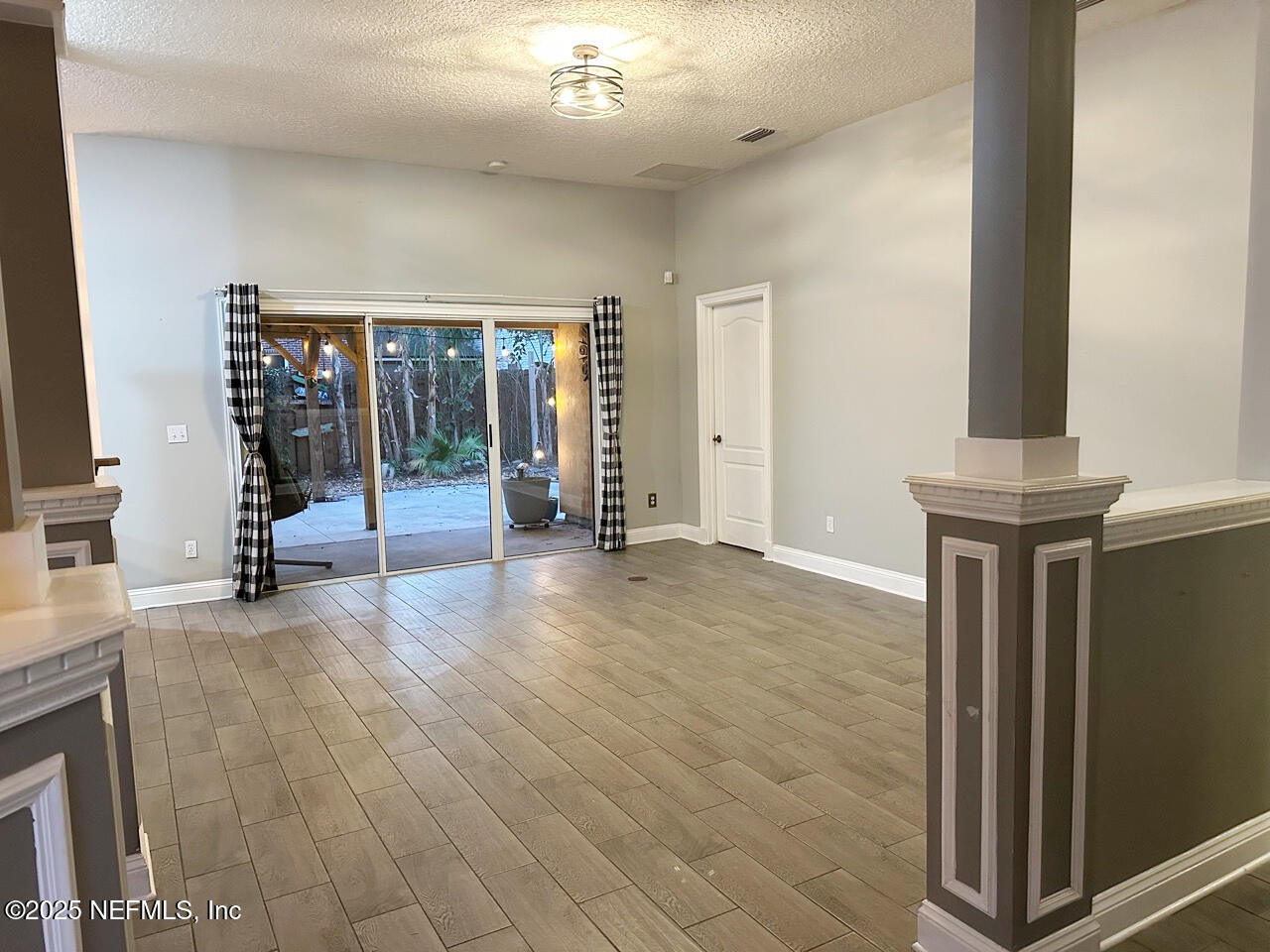 1563 W WINDY WILLOW Drive