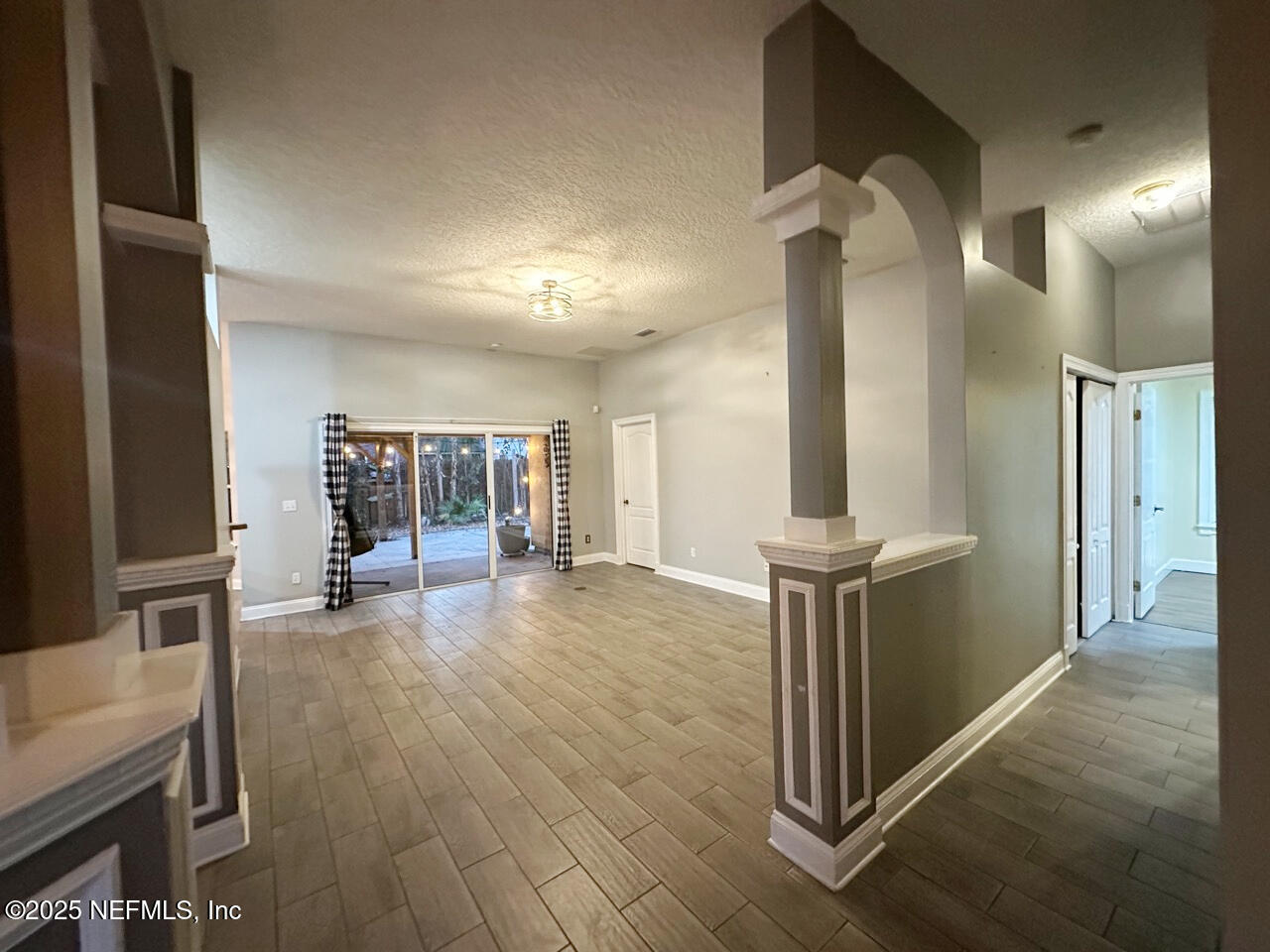 1563 W WINDY WILLOW Drive