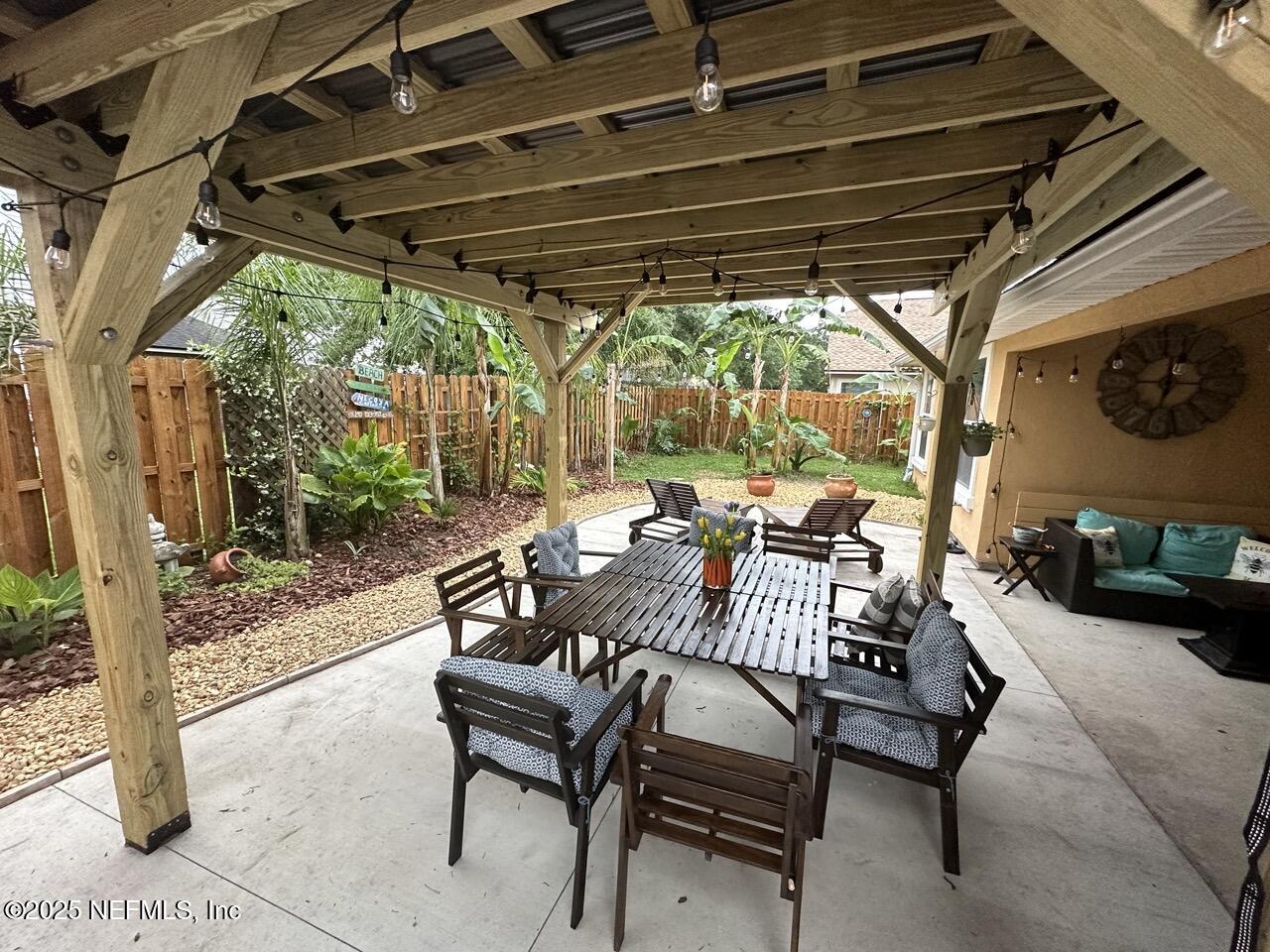 1563 W WINDY WILLOW Drive