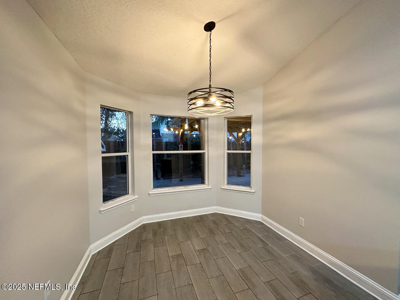 1563 W WINDY WILLOW Drive
