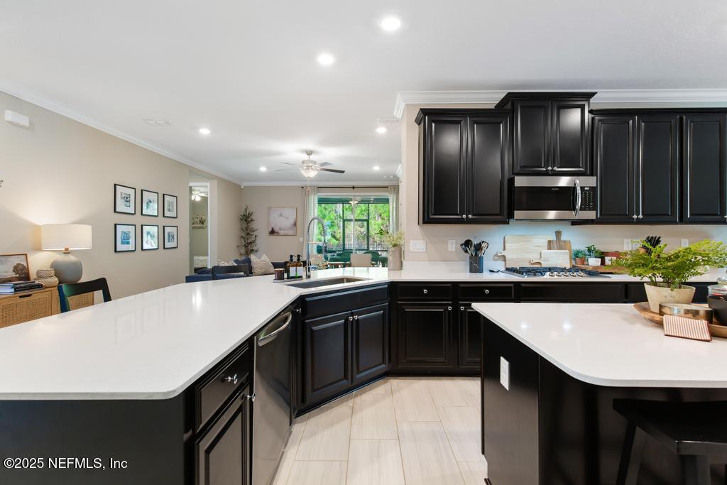 75100 WHITE RABBIT Avenue