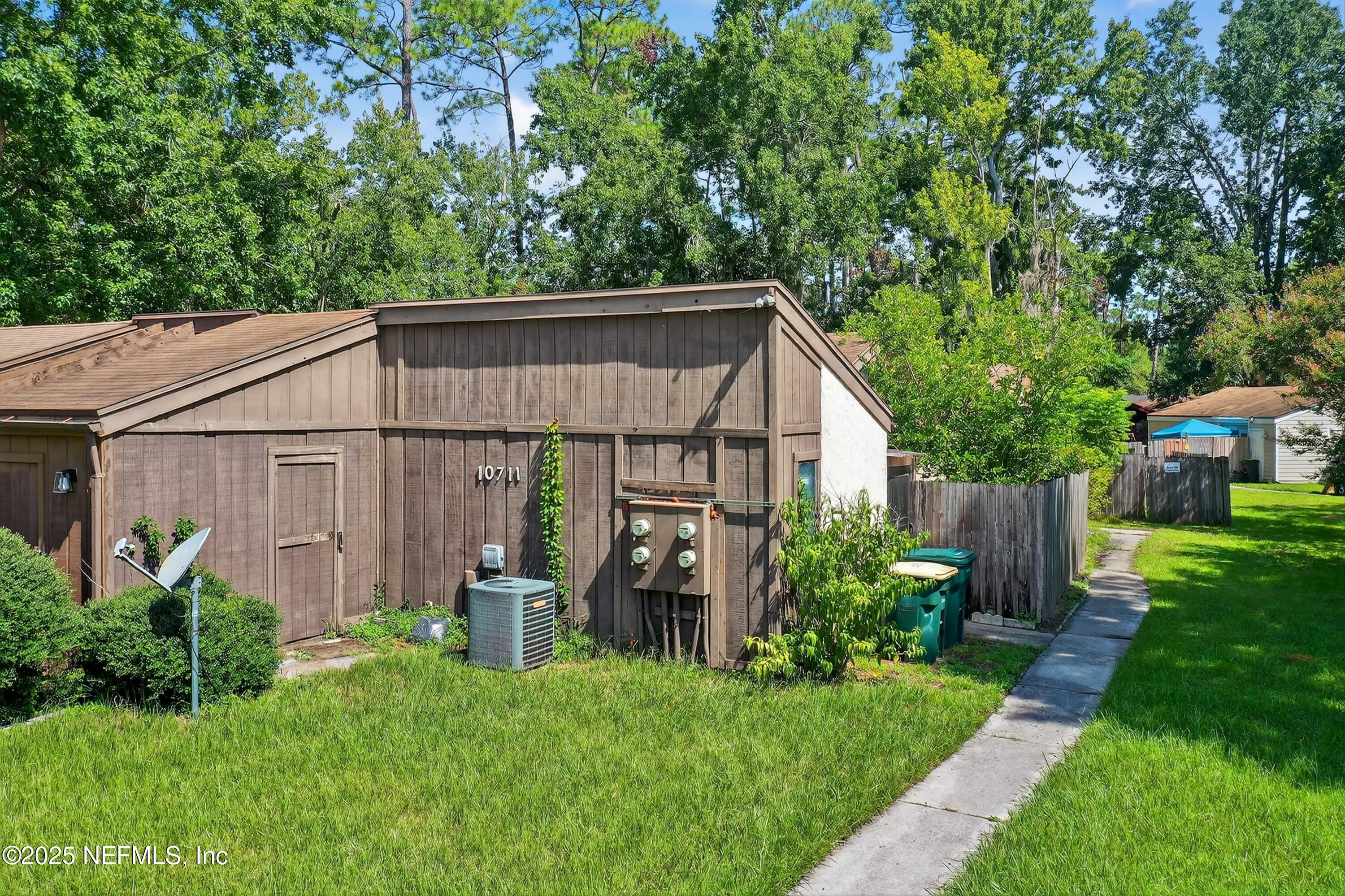10711 WHISPERING WOODS Place 2