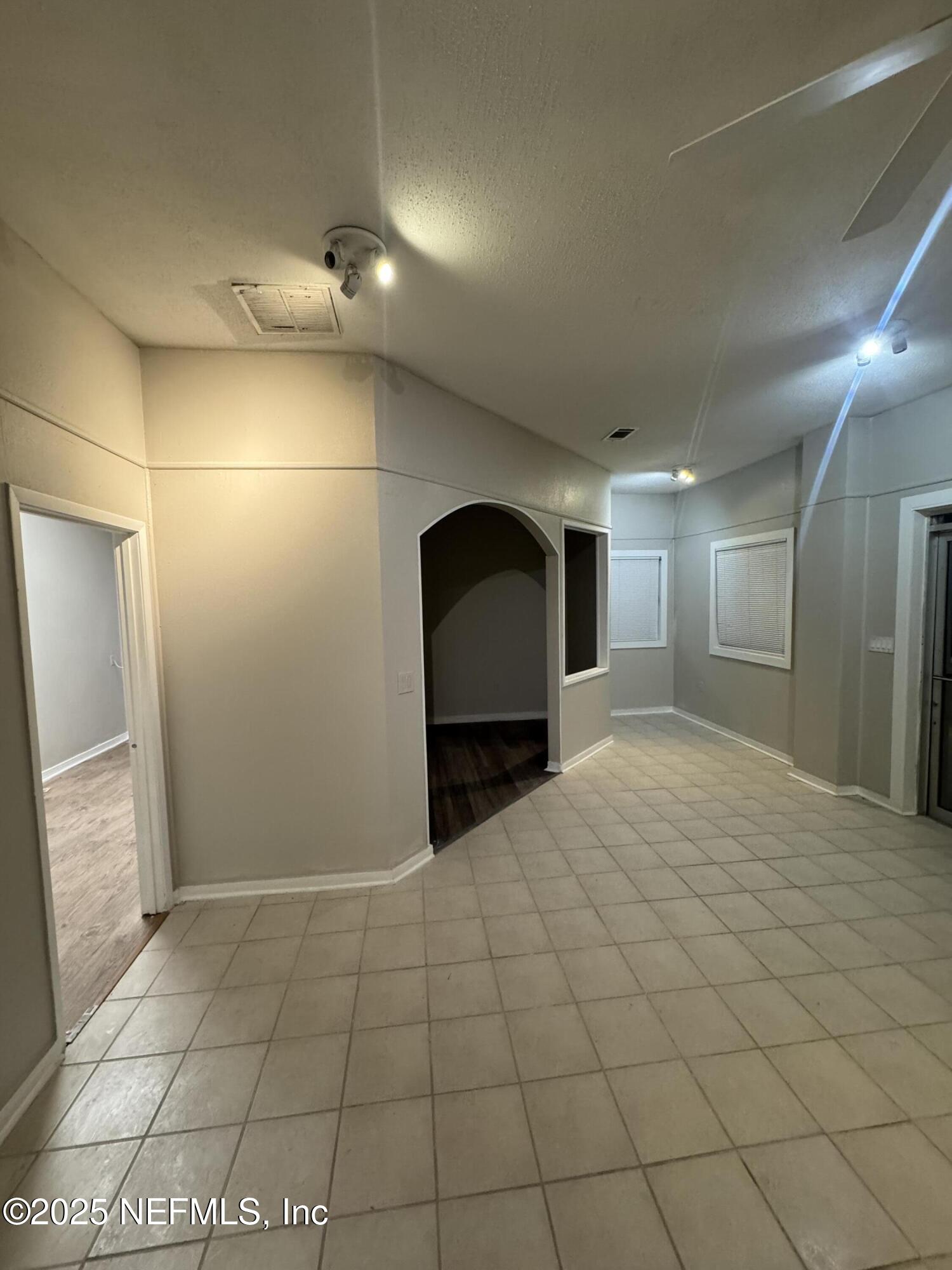 7727 BLANDING Boulevard
