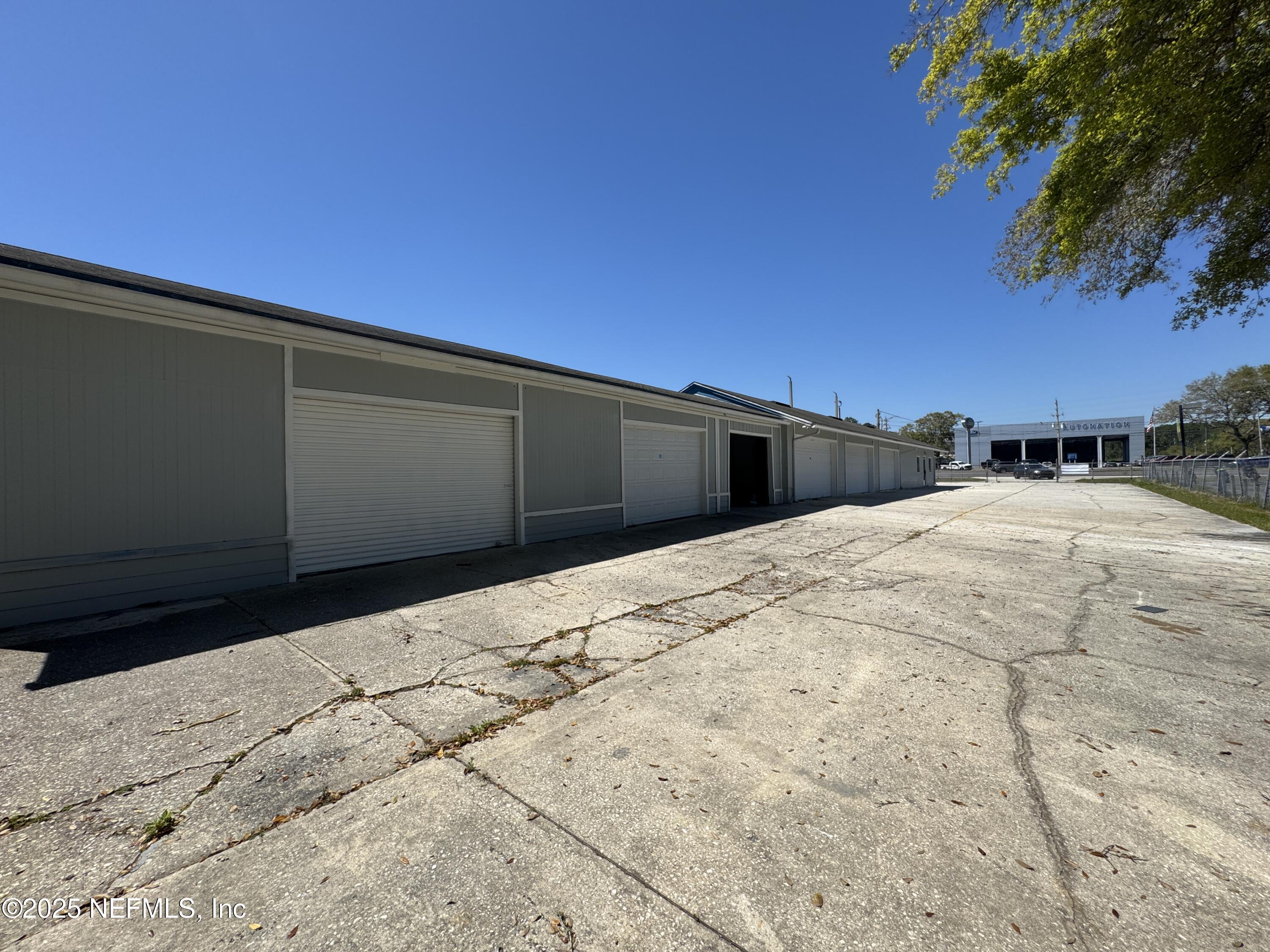 7727 BLANDING Boulevard
