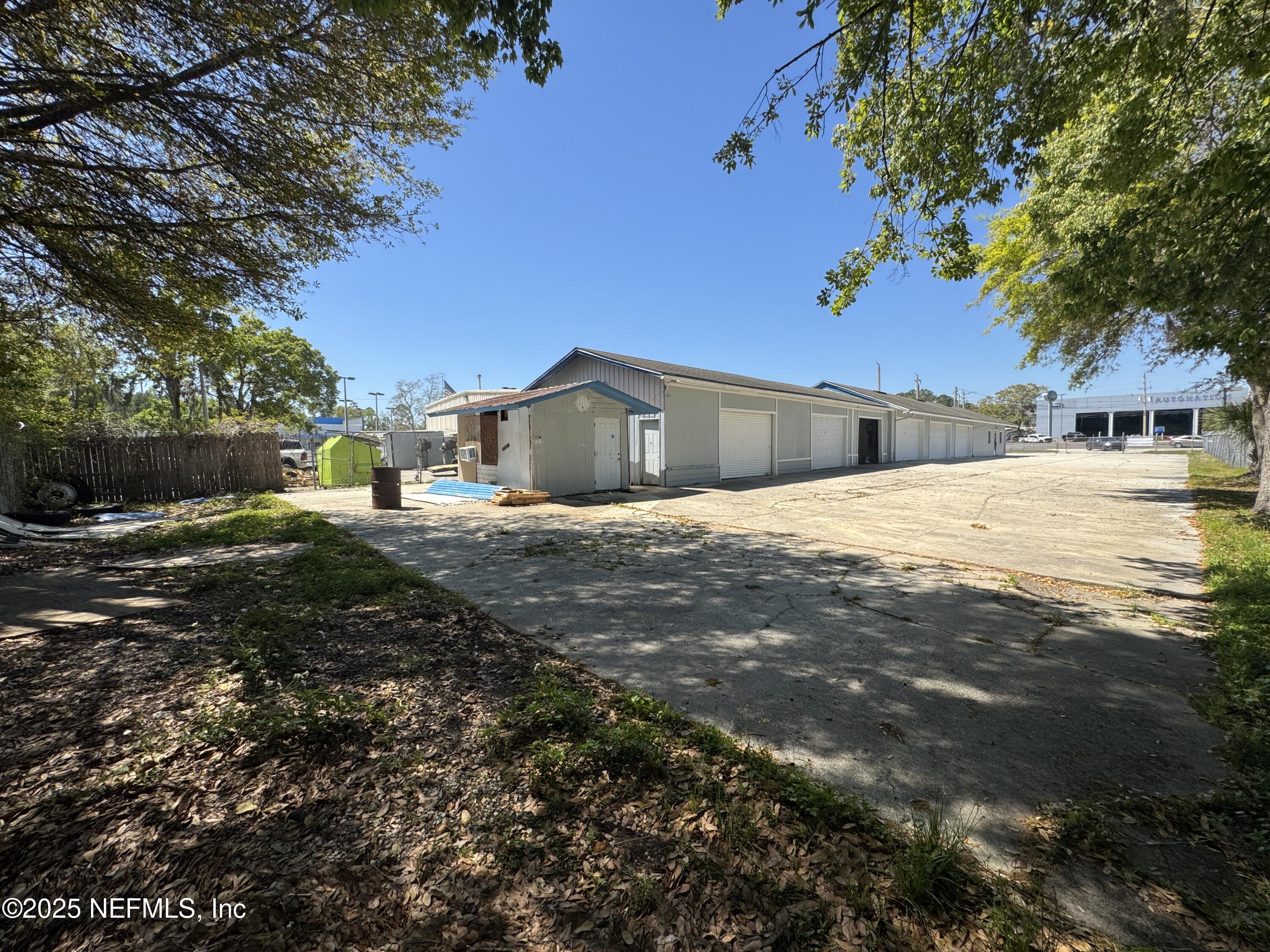 7727 BLANDING Boulevard