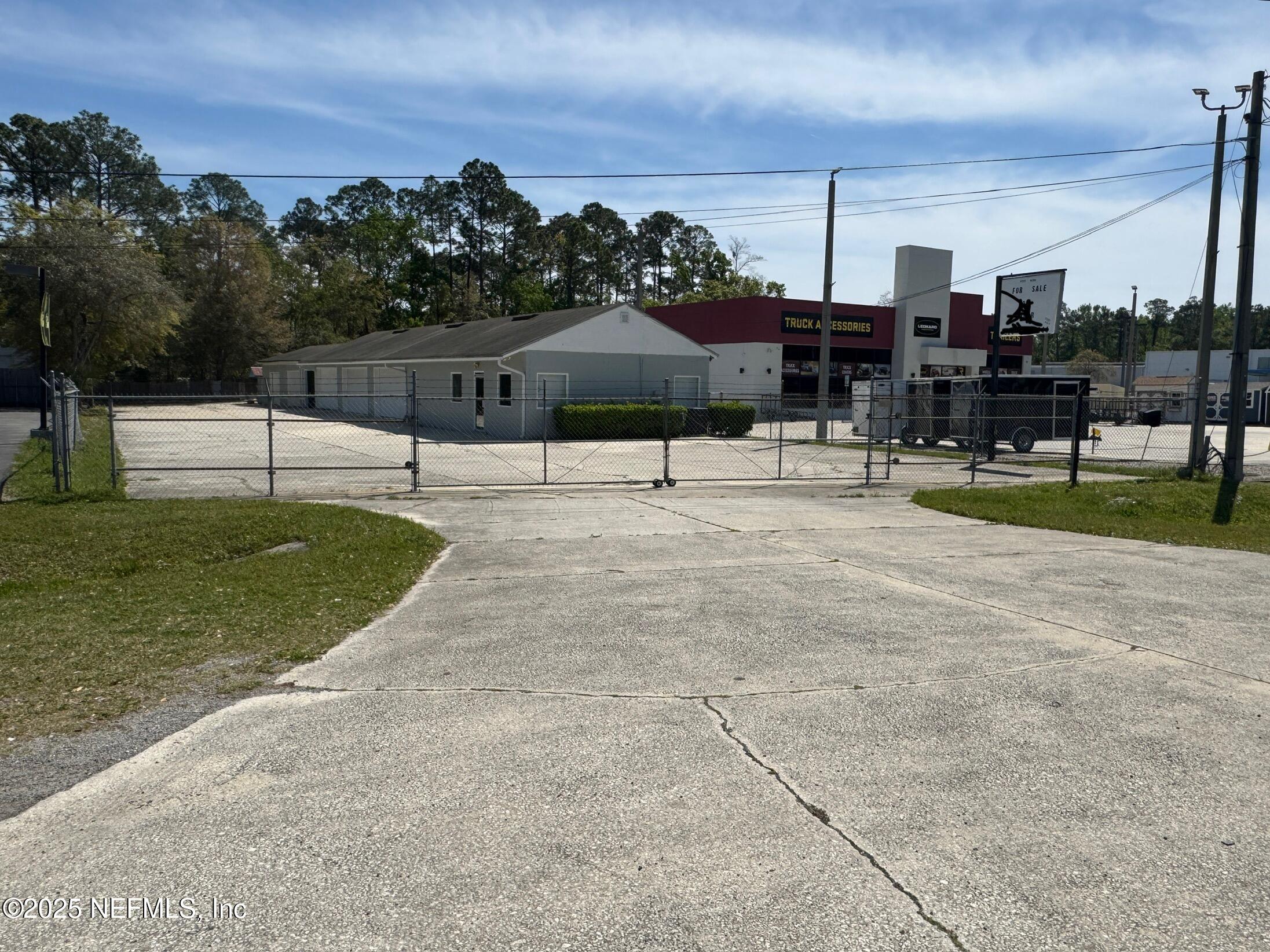 7727 BLANDING Boulevard