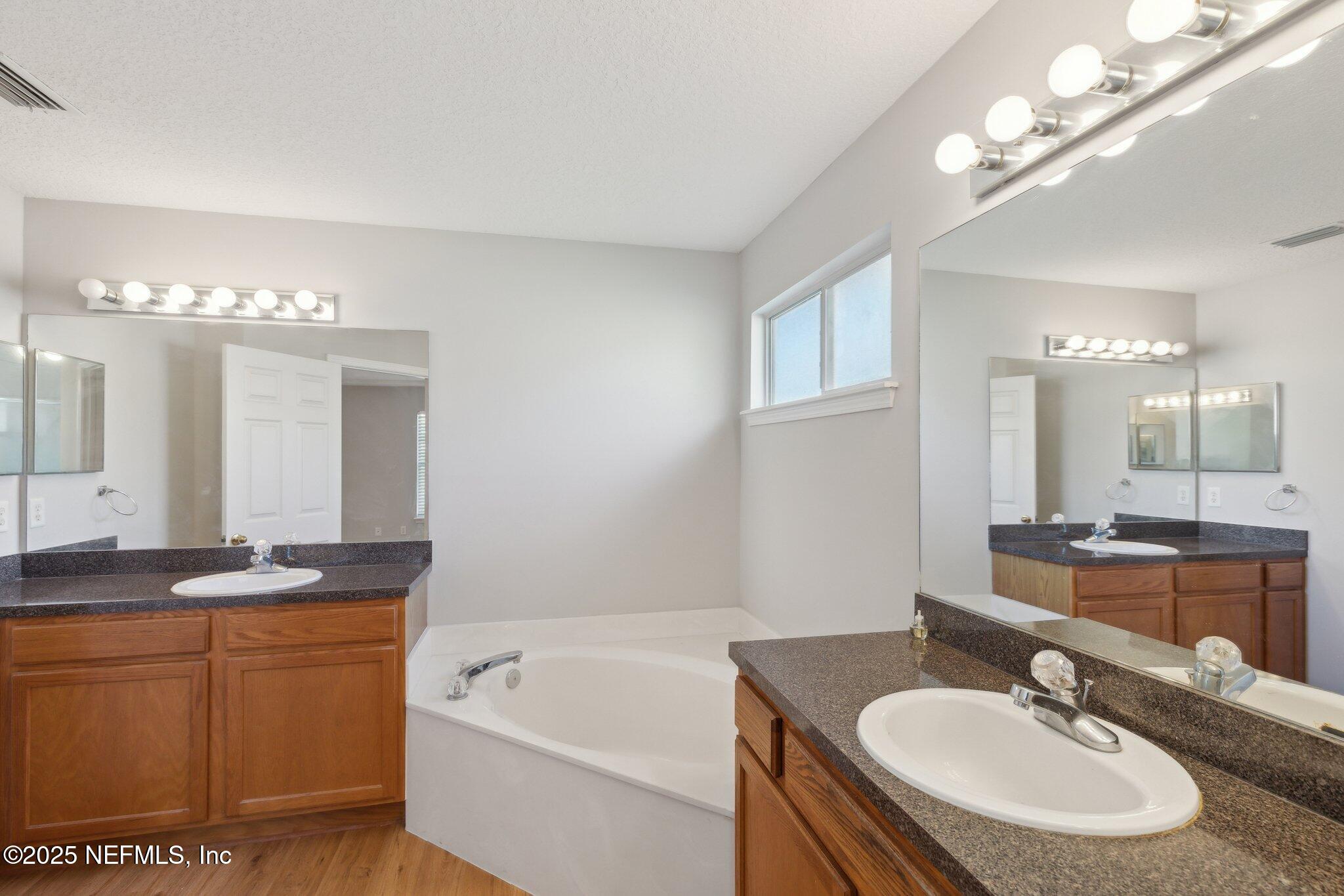 2423 ROYAL POINTE Drive