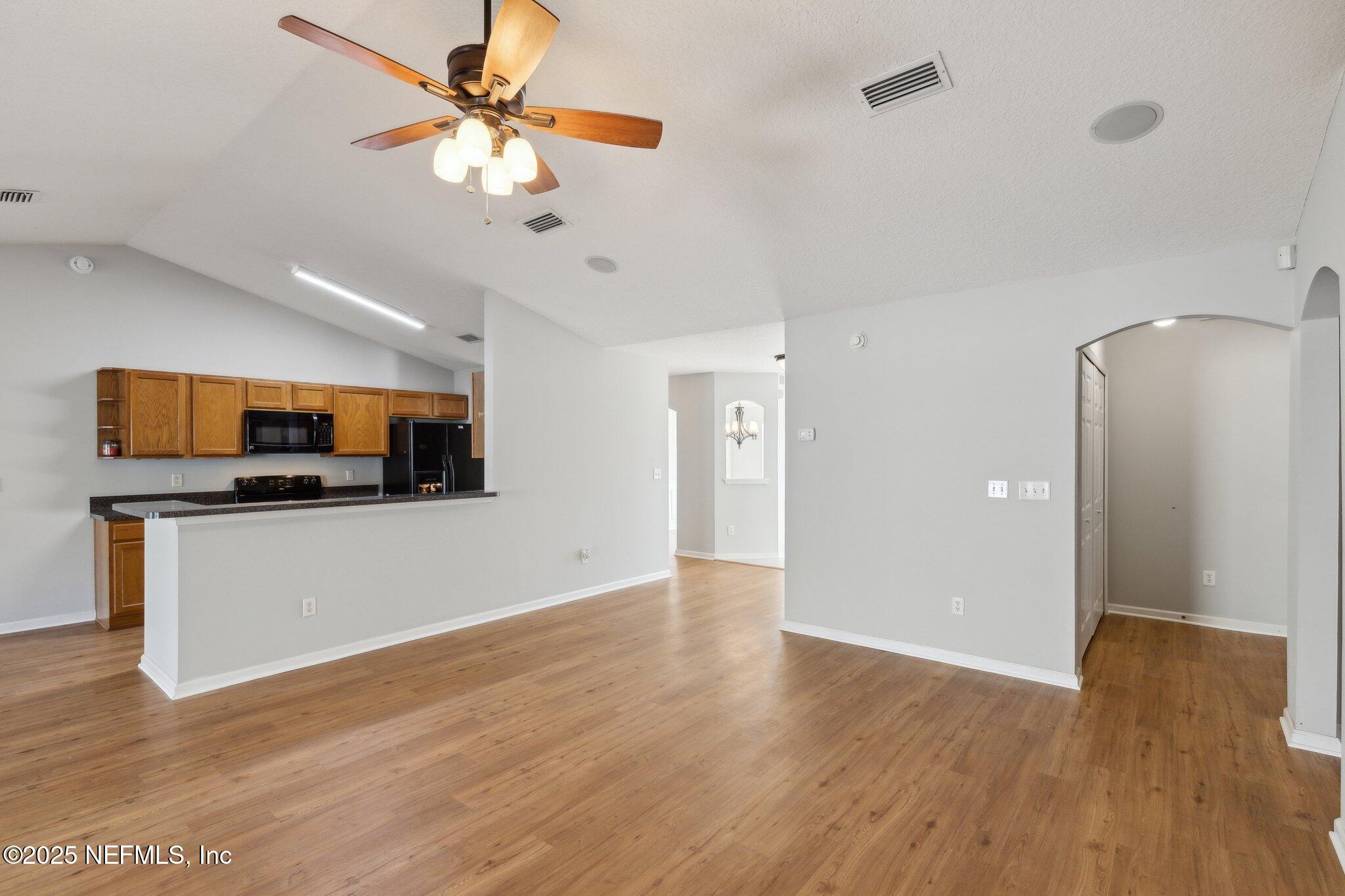 2423 ROYAL POINTE Drive