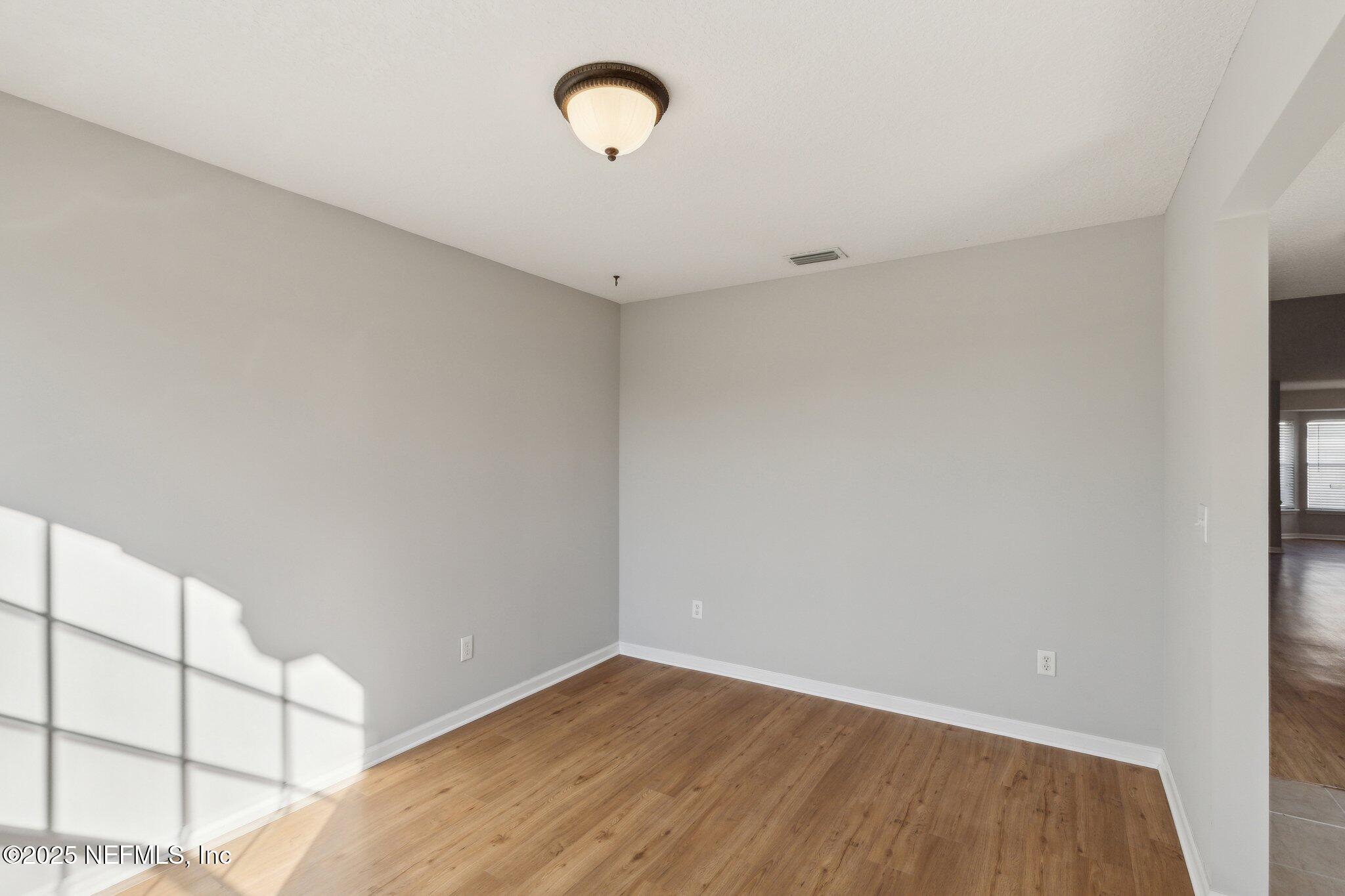 2423 ROYAL POINTE Drive