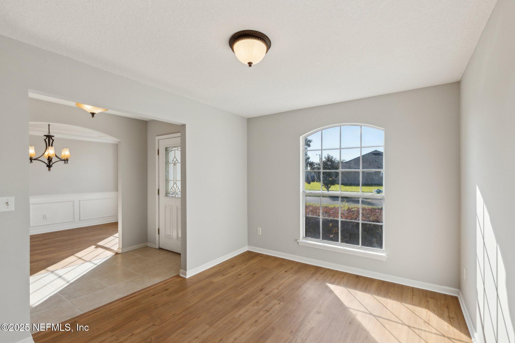 2423 ROYAL POINTE Drive