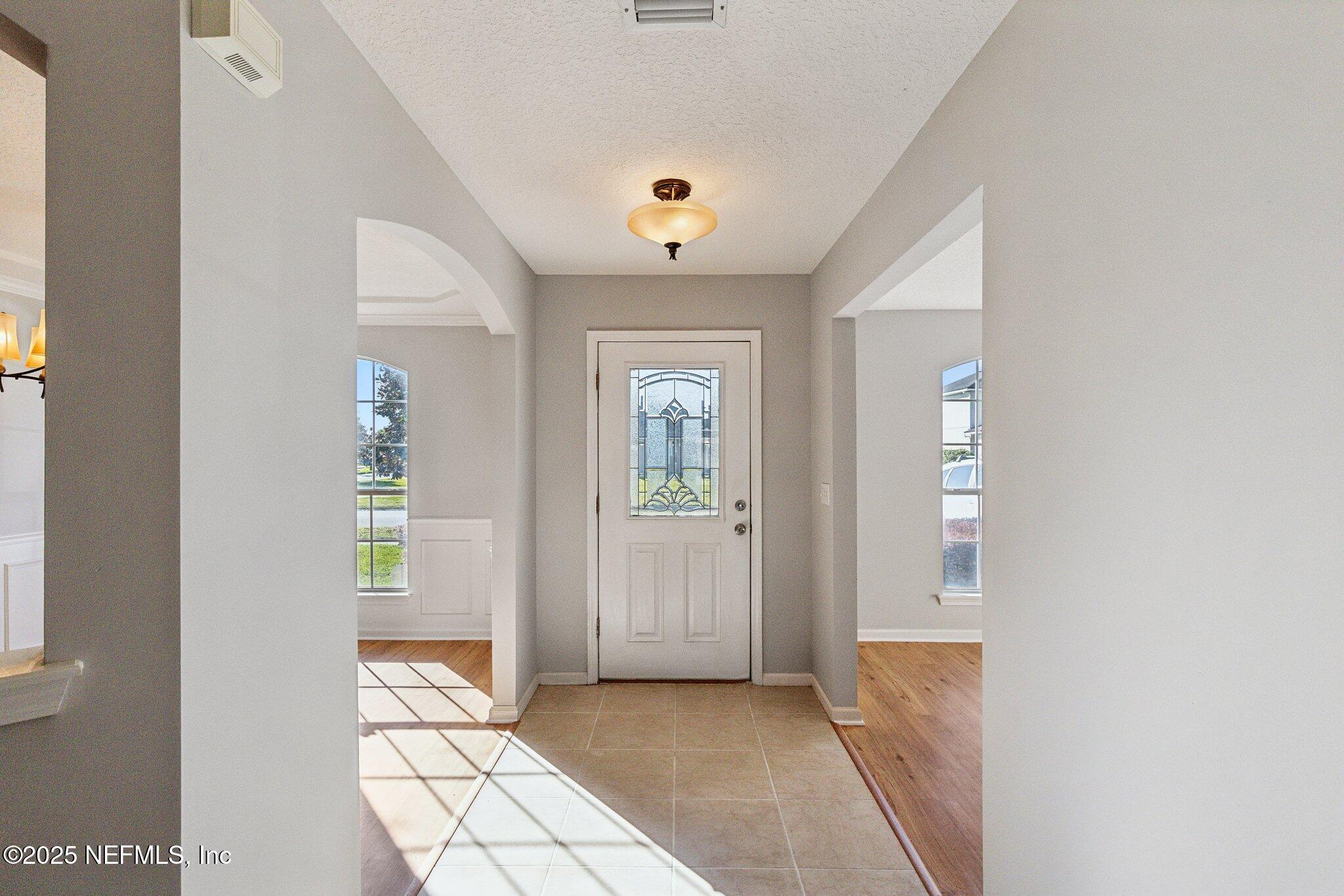 2423 ROYAL POINTE Drive