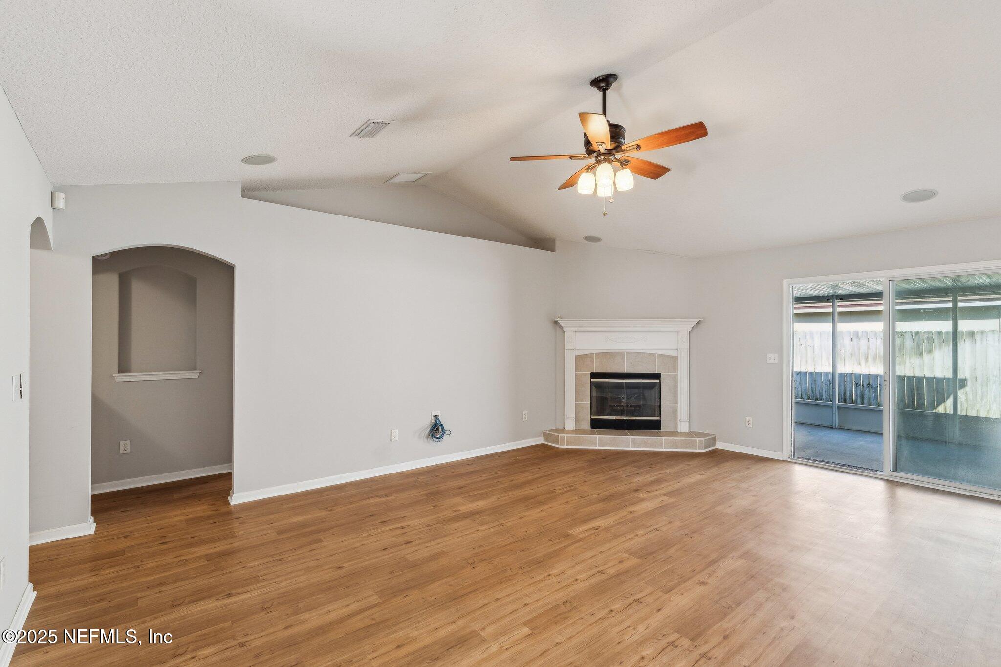 2423 ROYAL POINTE Drive