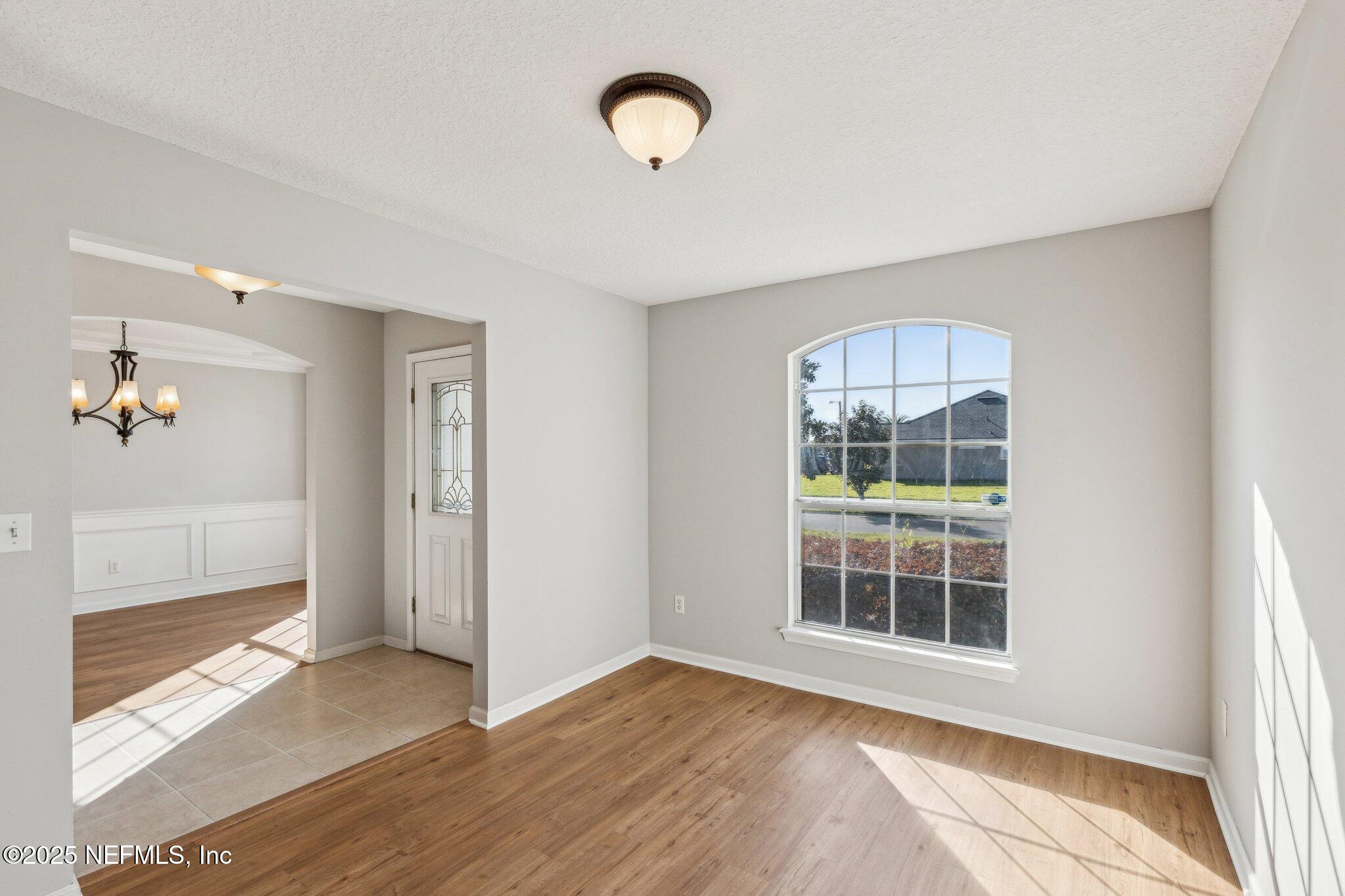 2423 ROYAL POINTE Drive