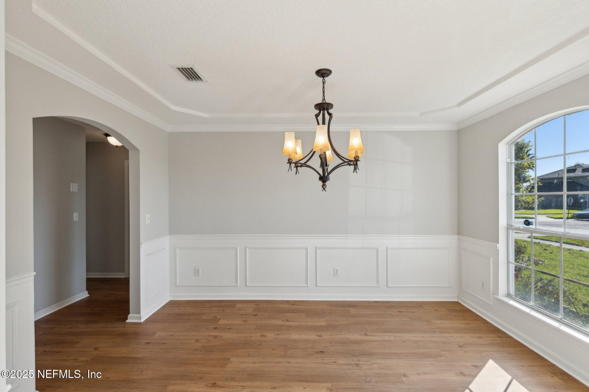 2423 ROYAL POINTE Drive