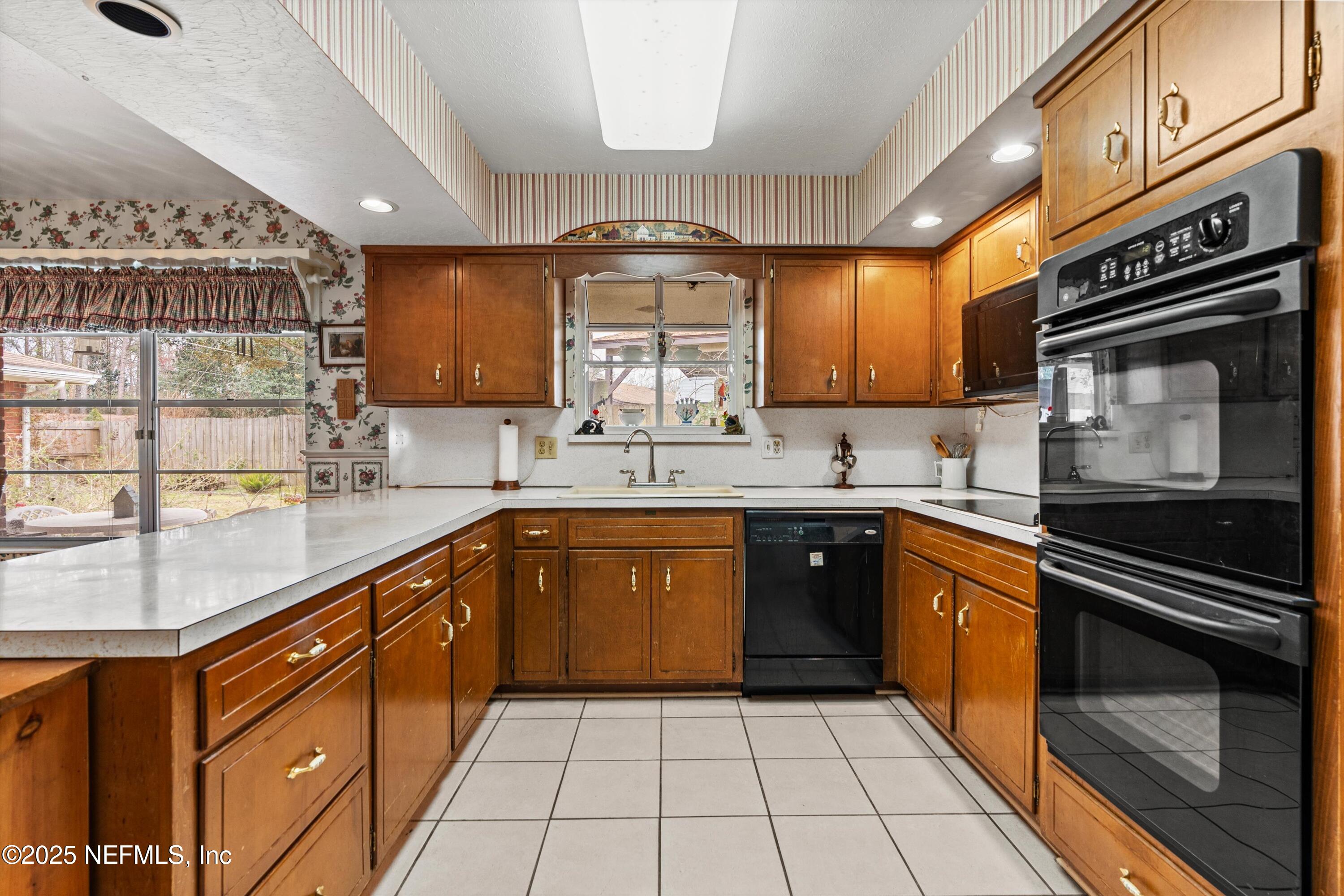 1207 JAMAICA Court