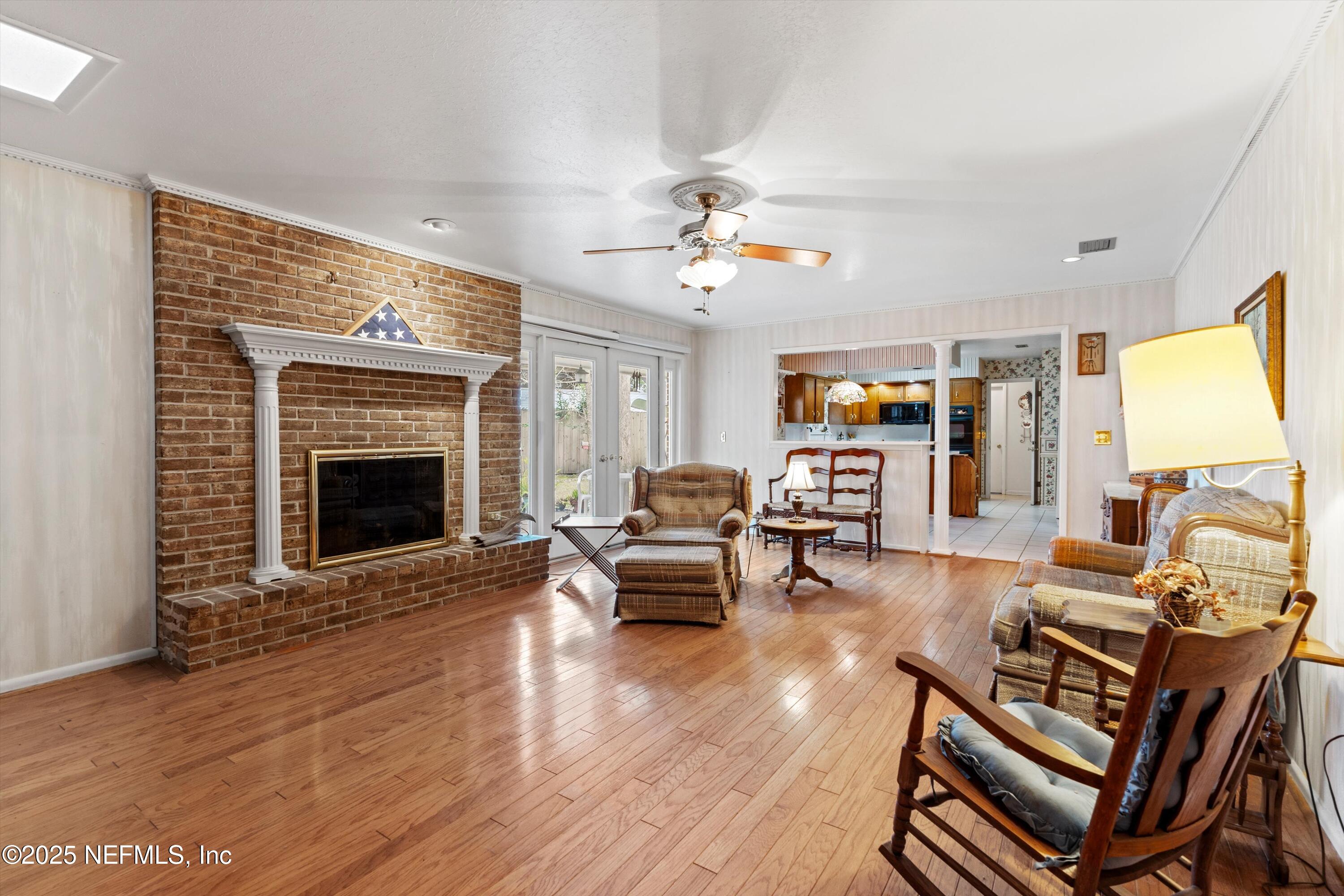 1207 JAMAICA Court