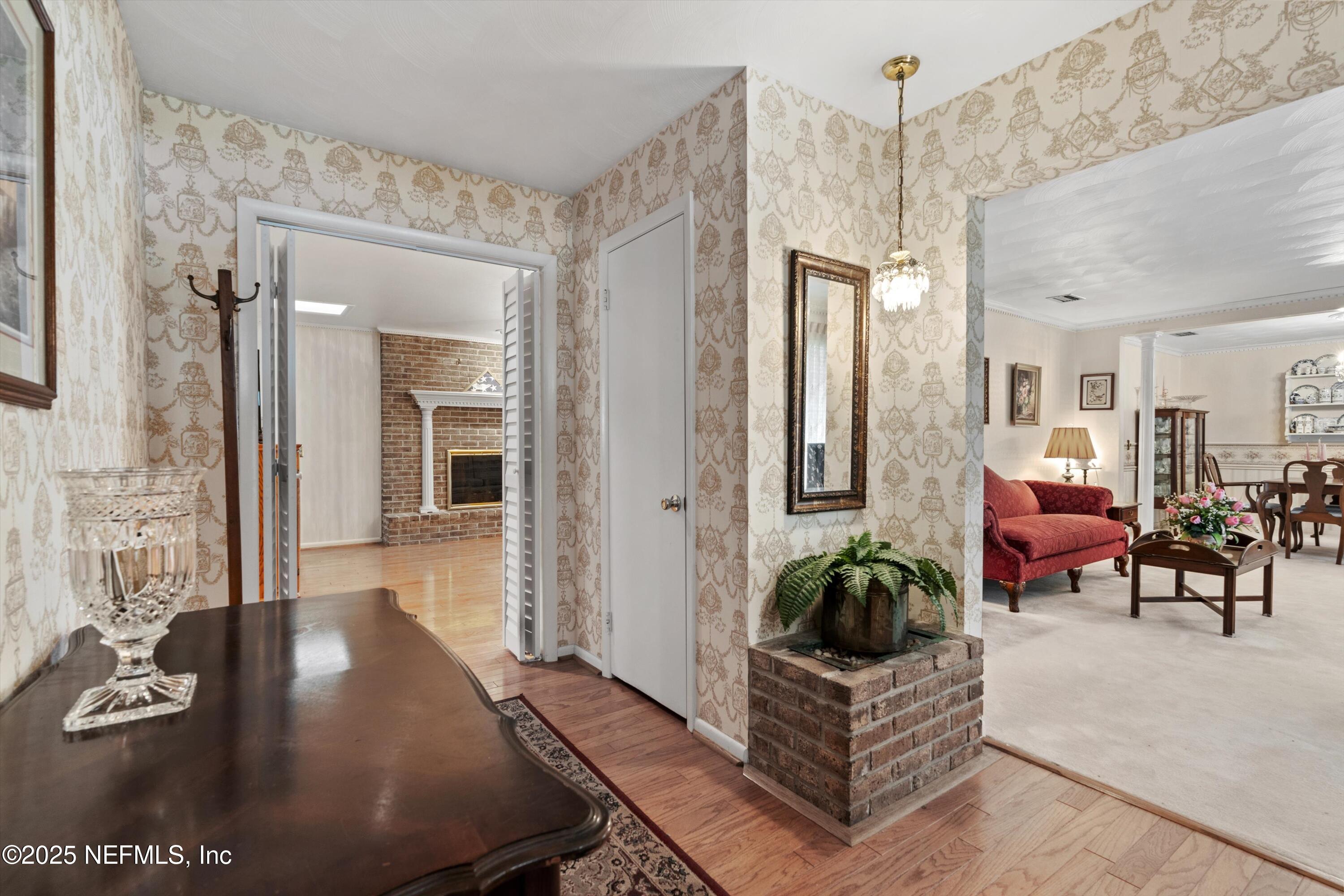 1207 JAMAICA Court