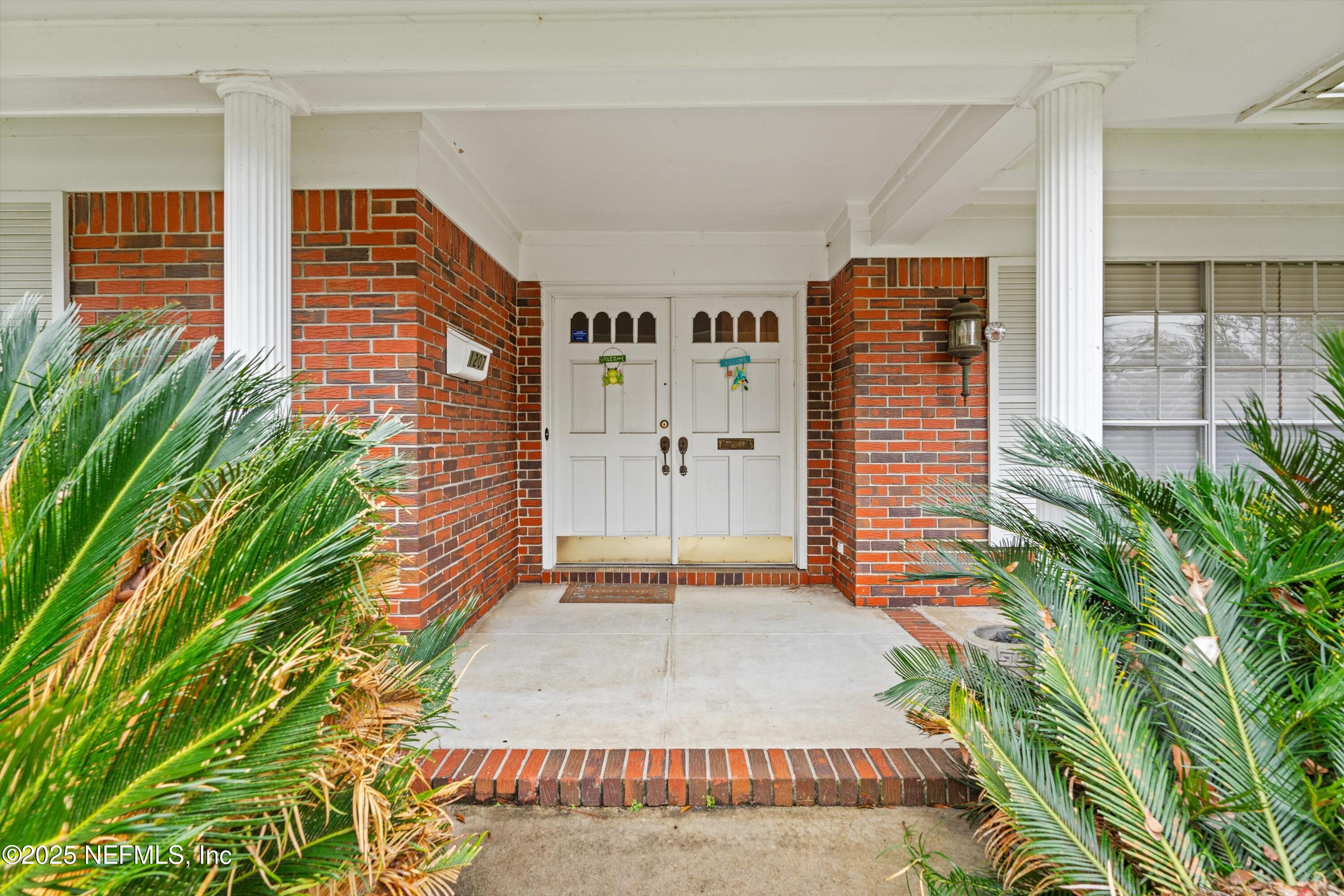 1207 JAMAICA Court