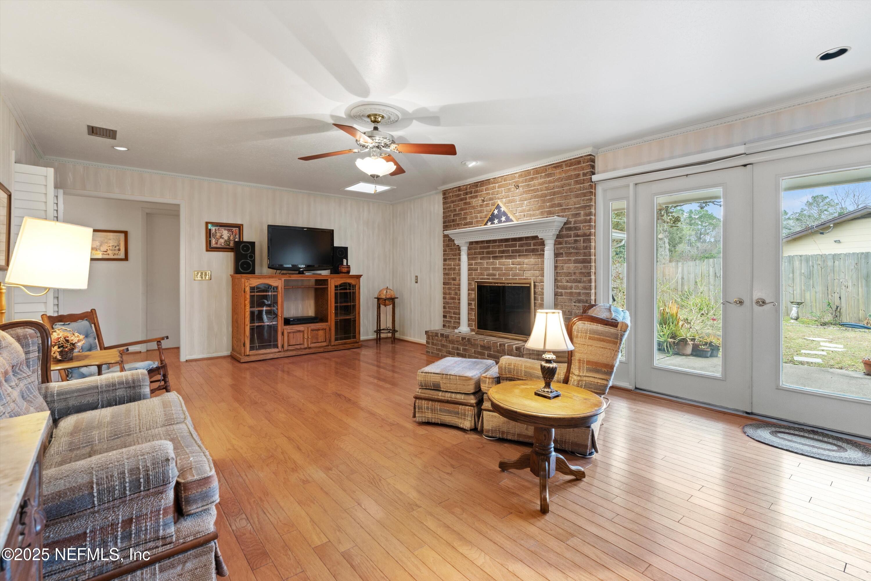 1207 JAMAICA Court