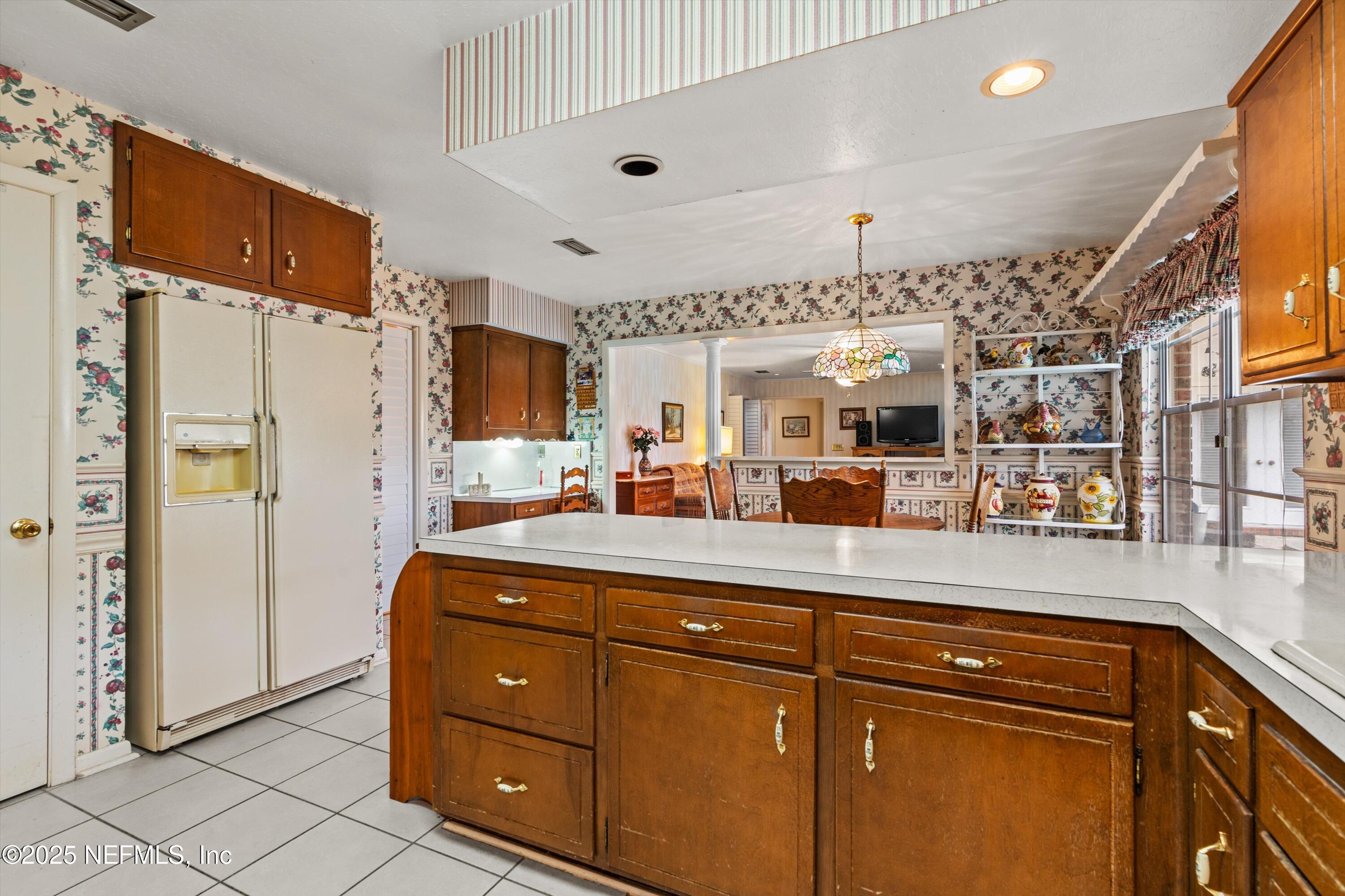 1207 JAMAICA Court