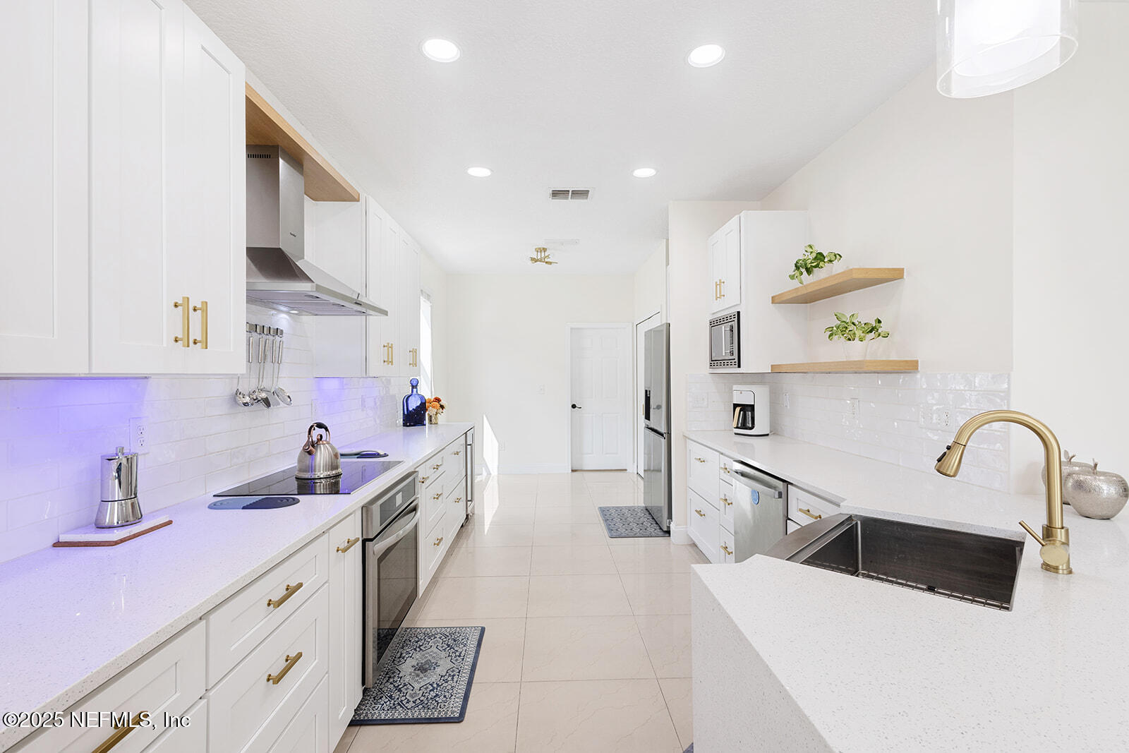 206 WOODLAND GREENS Drive