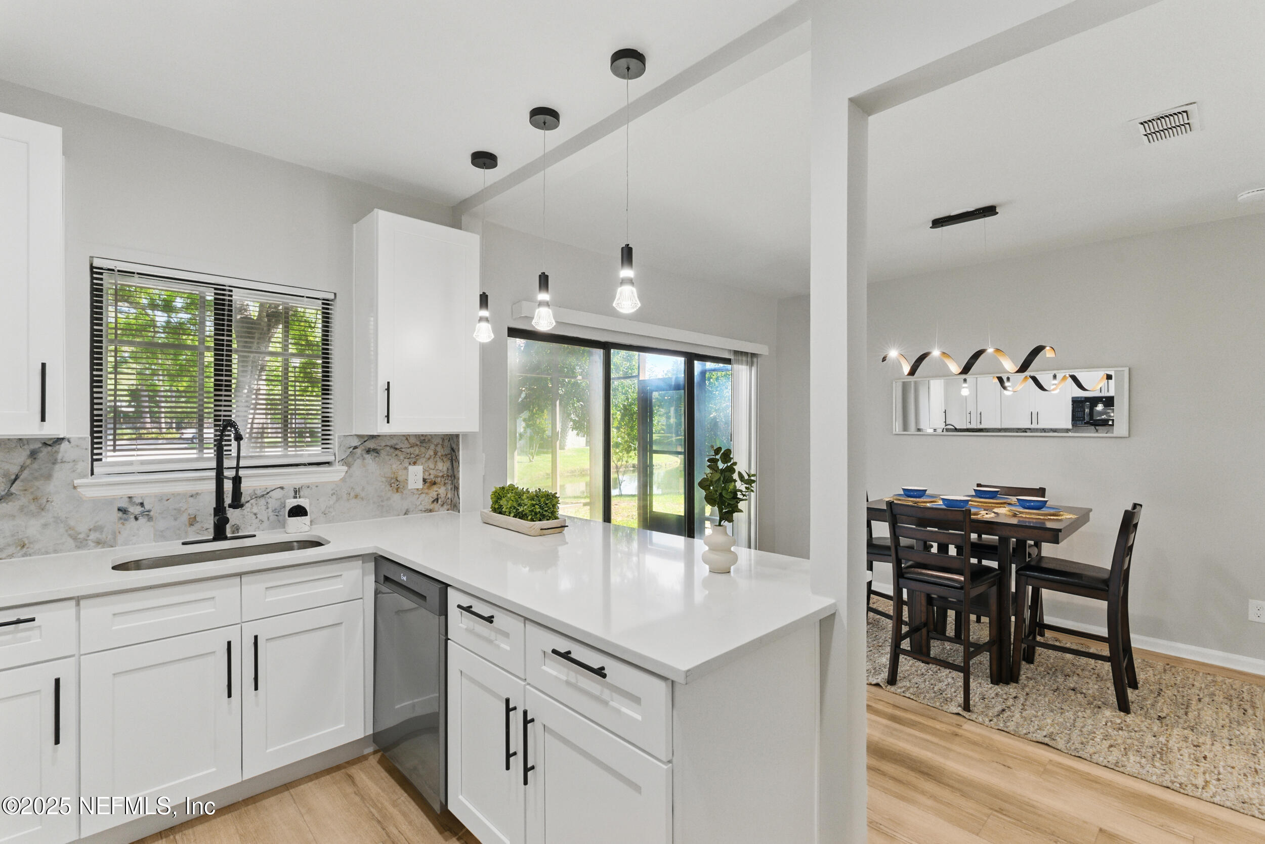 1903 WOOD HILL Place 1903