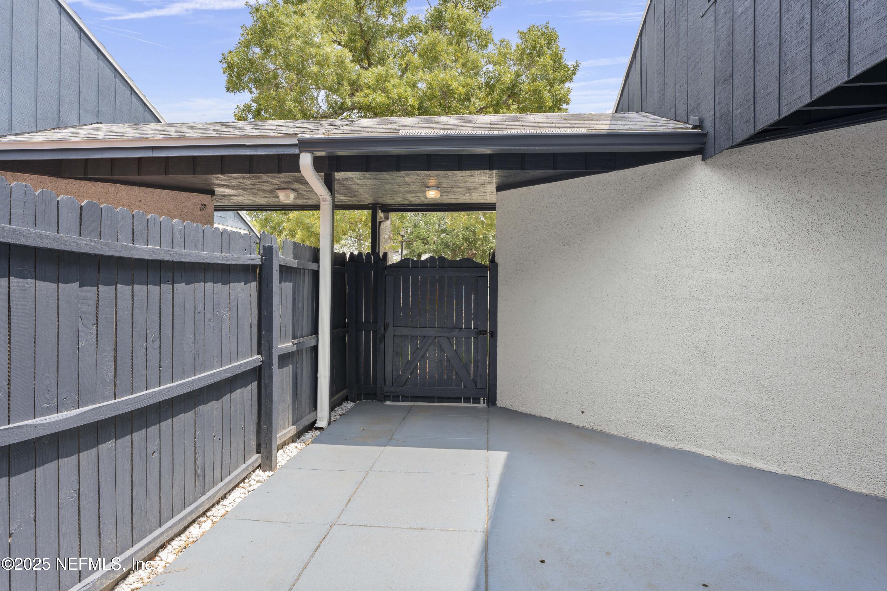 10030 S ROMAINE Circle