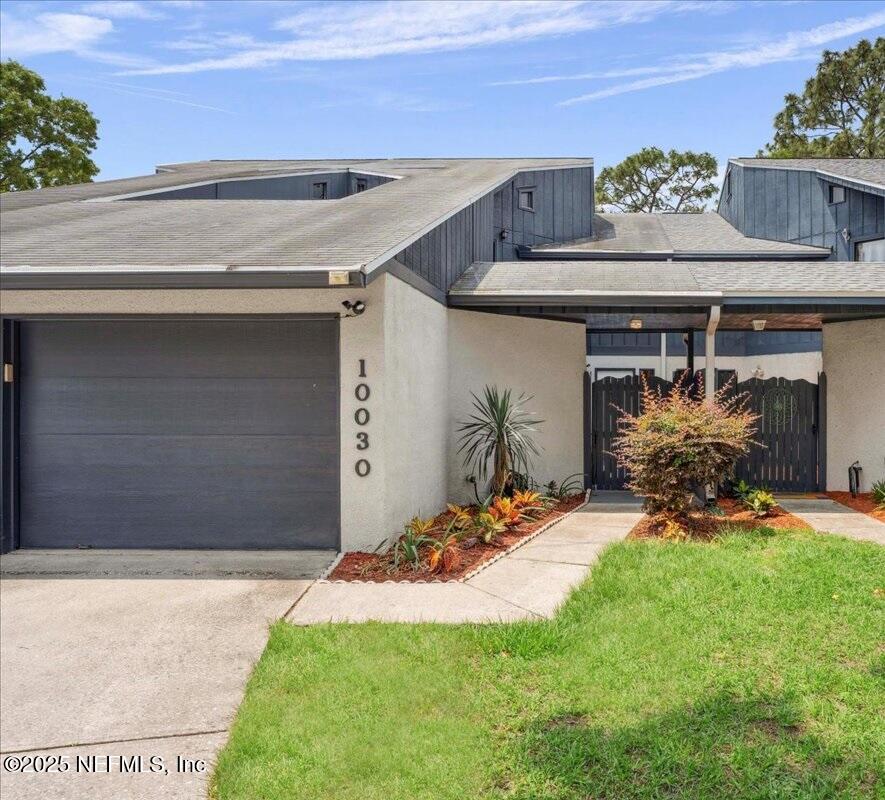 10030 S ROMAINE Circle
