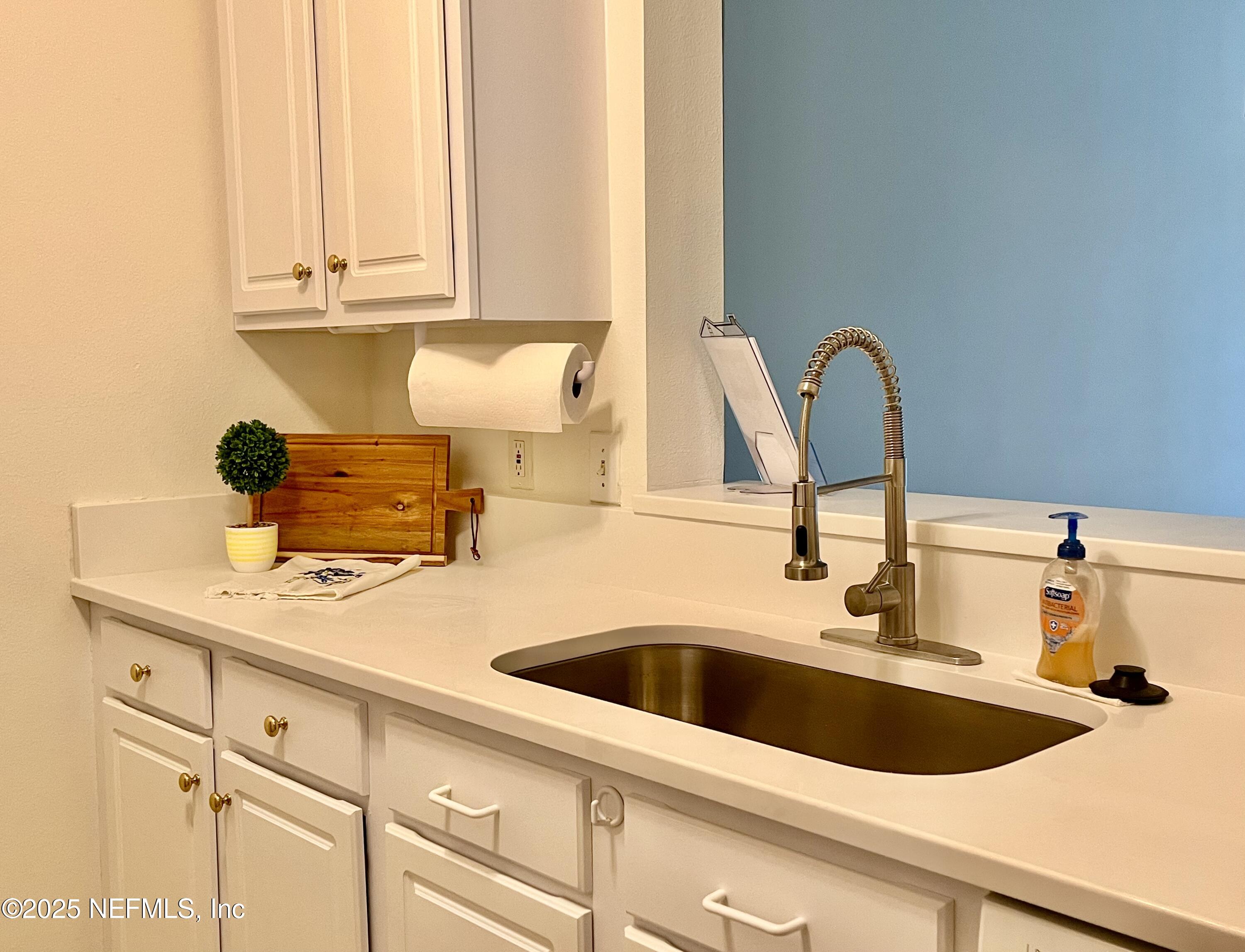 10550 BAYMEADOWS Road 425