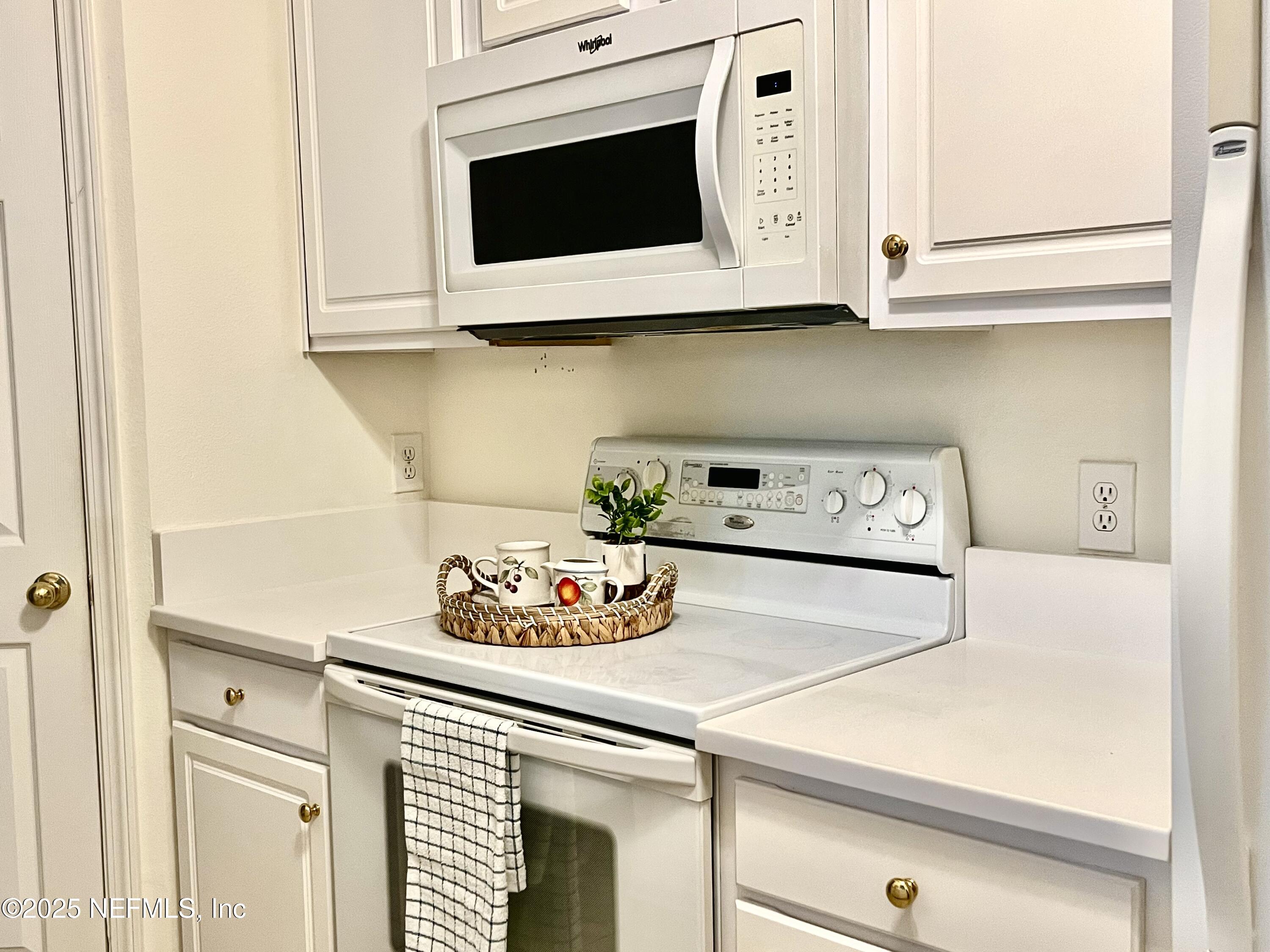 10550 BAYMEADOWS Road 425