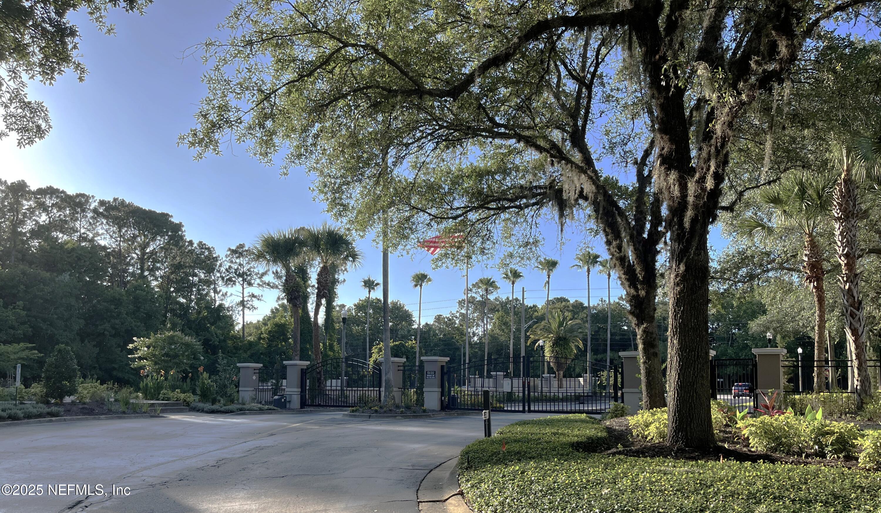 10550 BAYMEADOWS Road 425
