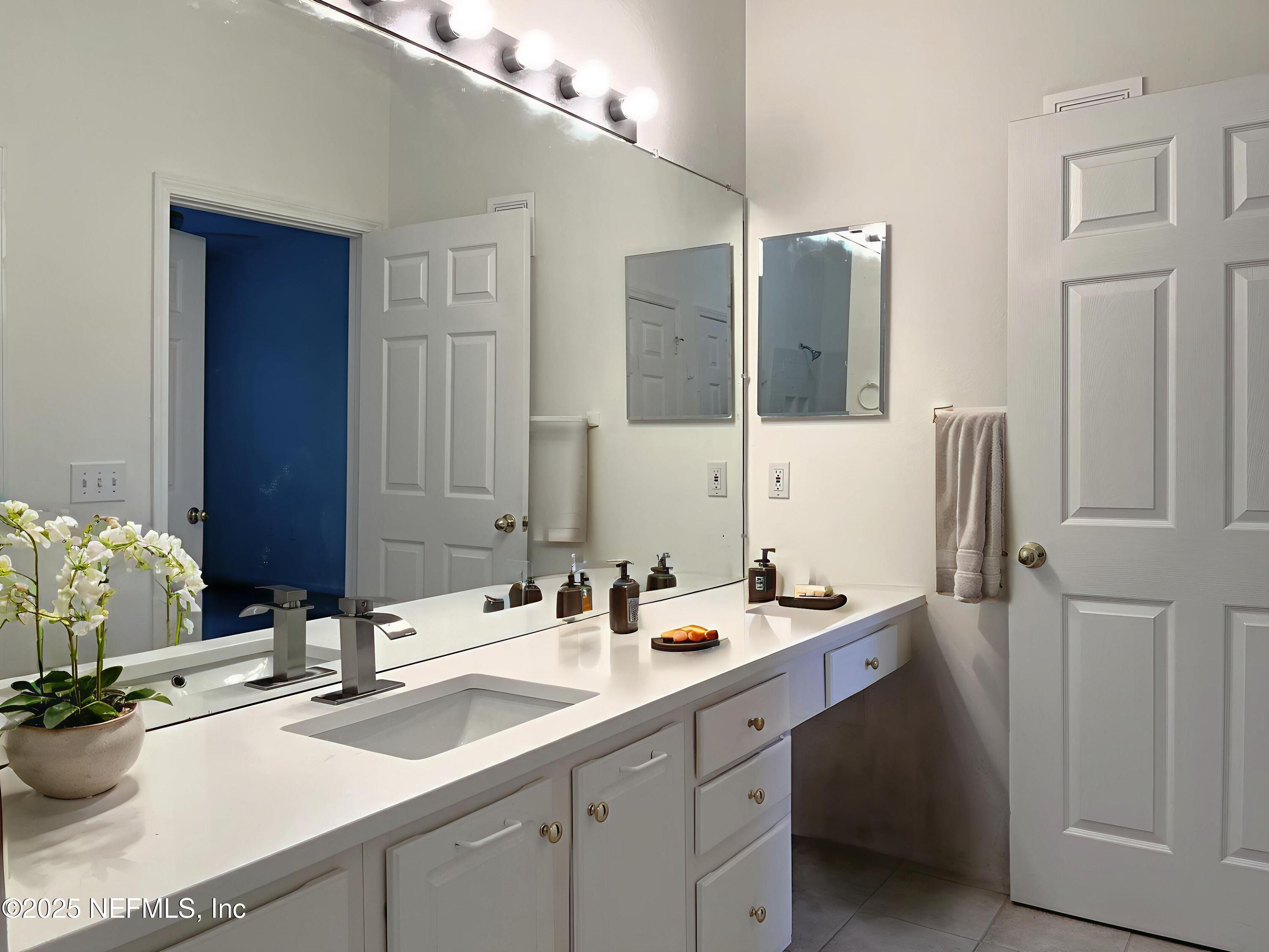 10550 BAYMEADOWS Road 425