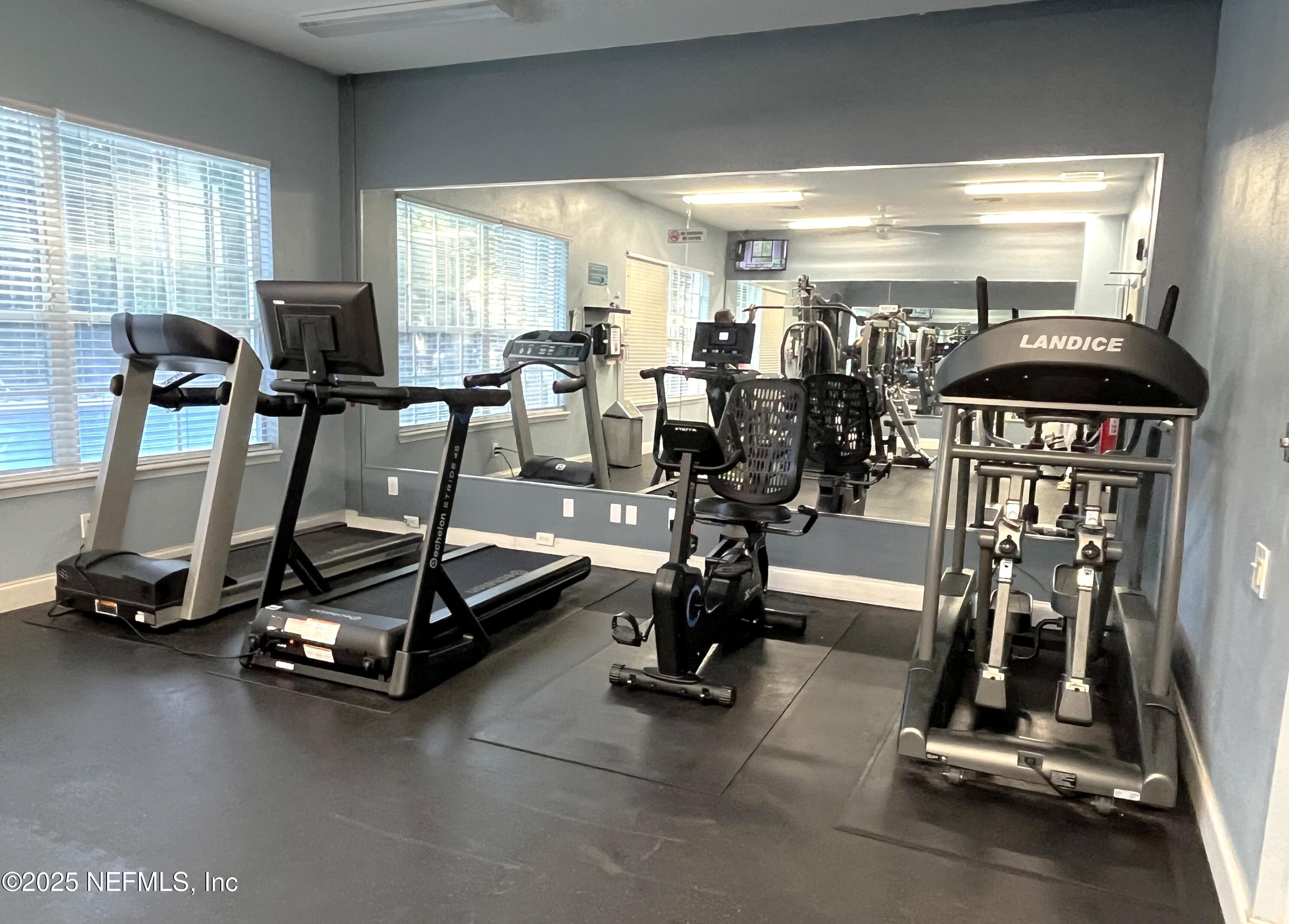 10550 BAYMEADOWS Road 425