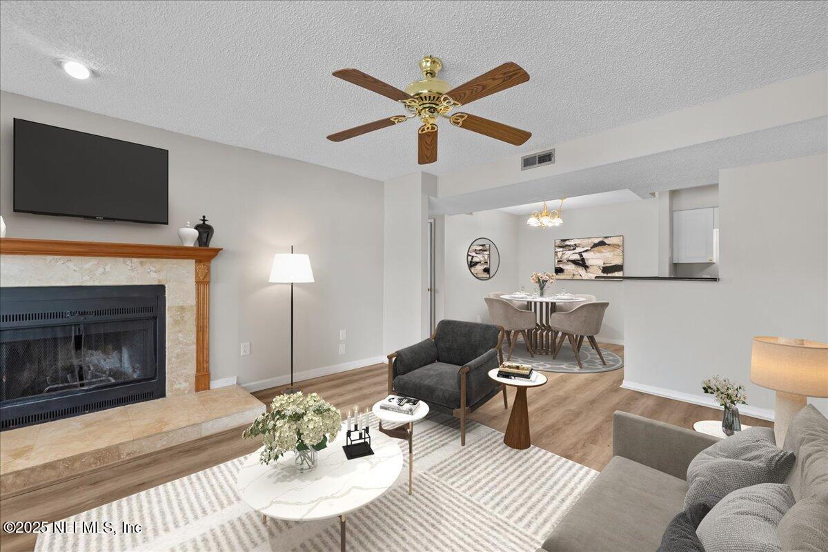 10200 BELLE RIVE Boulevard 79